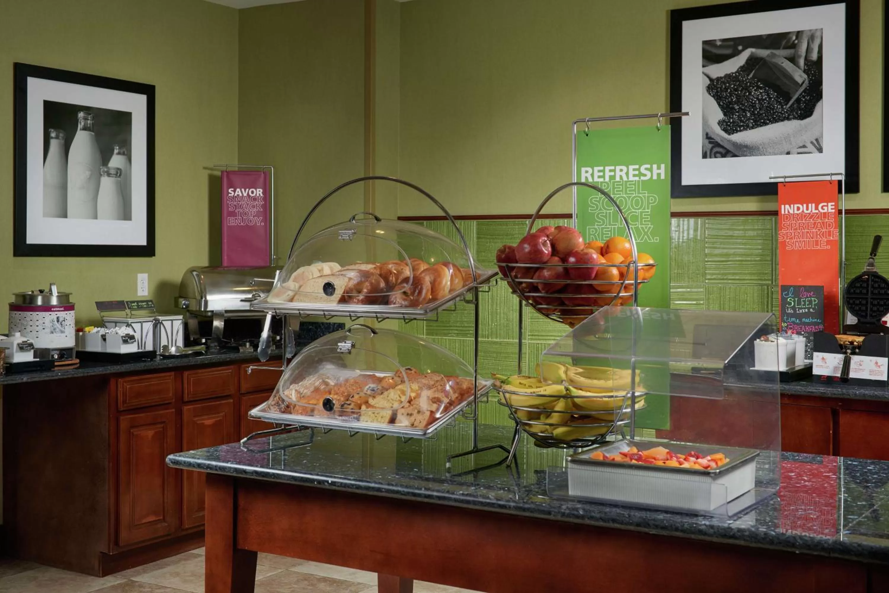 Breakfast in Hampton Inn Bermuda Run / Advance