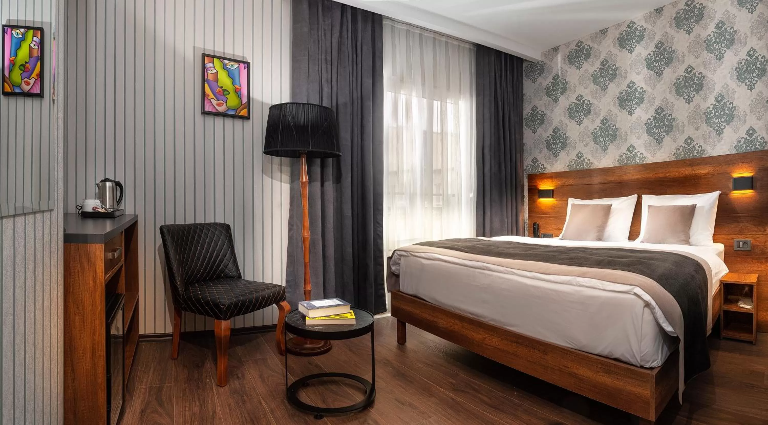 Photo of the whole room, Bed in Hotel Bossuite Business