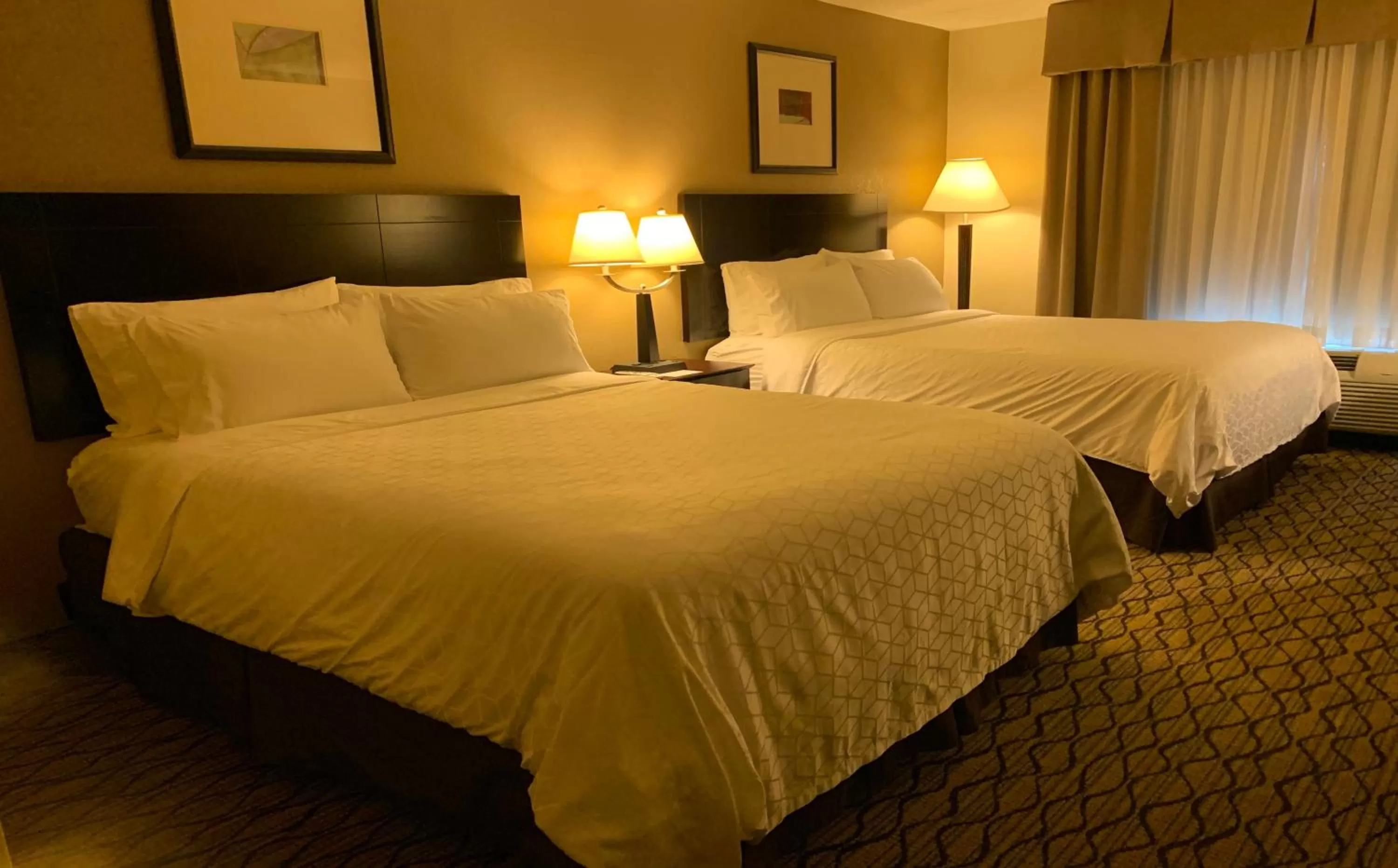 Photo of the whole room, Bed in Holiday Inn Express Milford by IHG