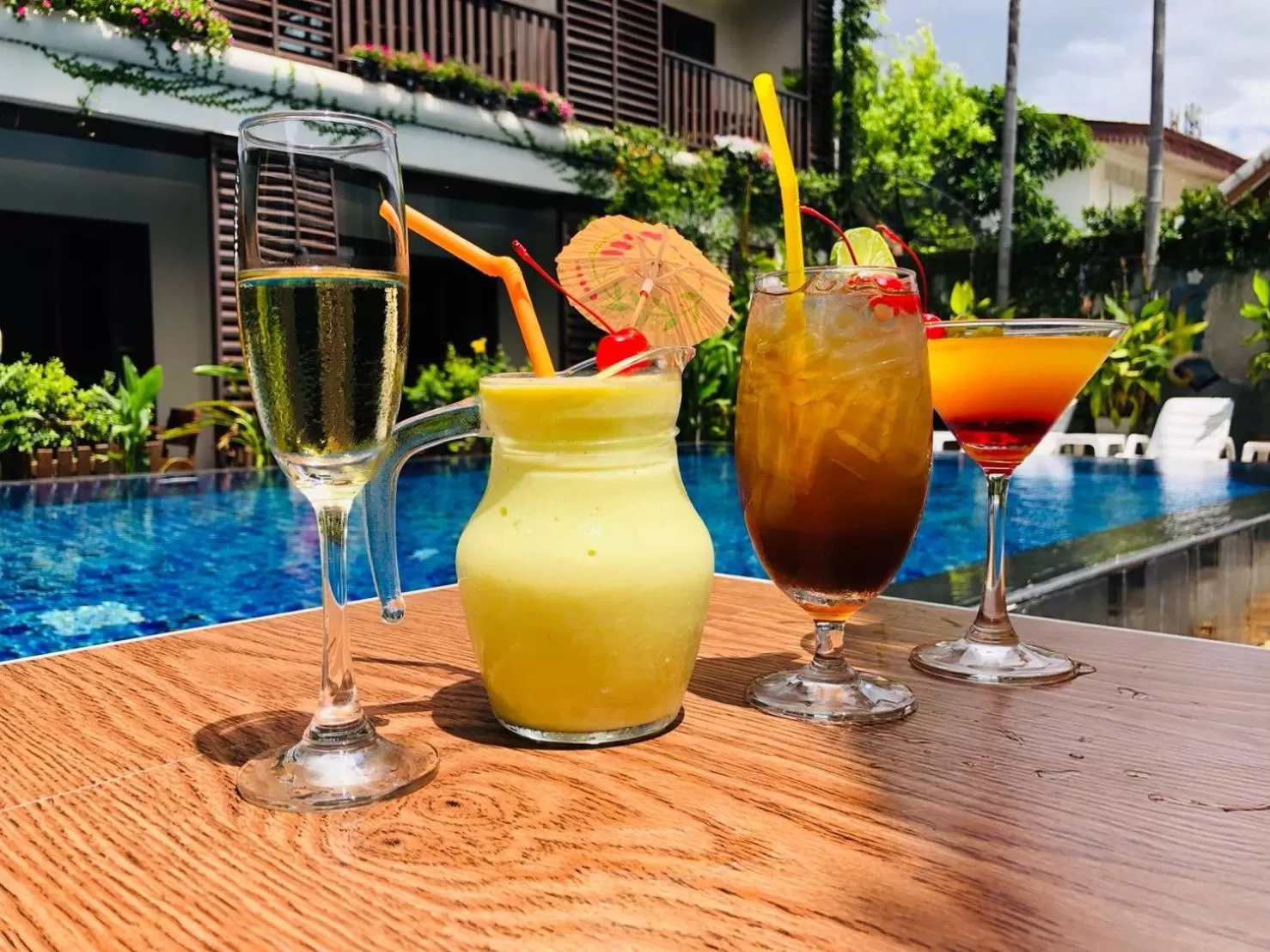 Alcoholic drinks in BB Mantra Boutique Hotel