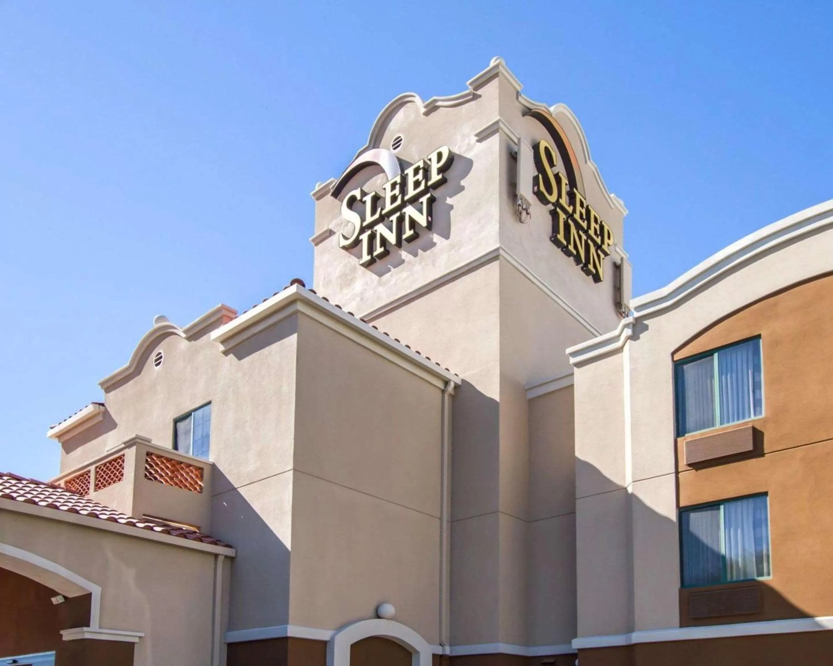 Property building in Sleep Inn North Scottsdale near Mayo Clinic
