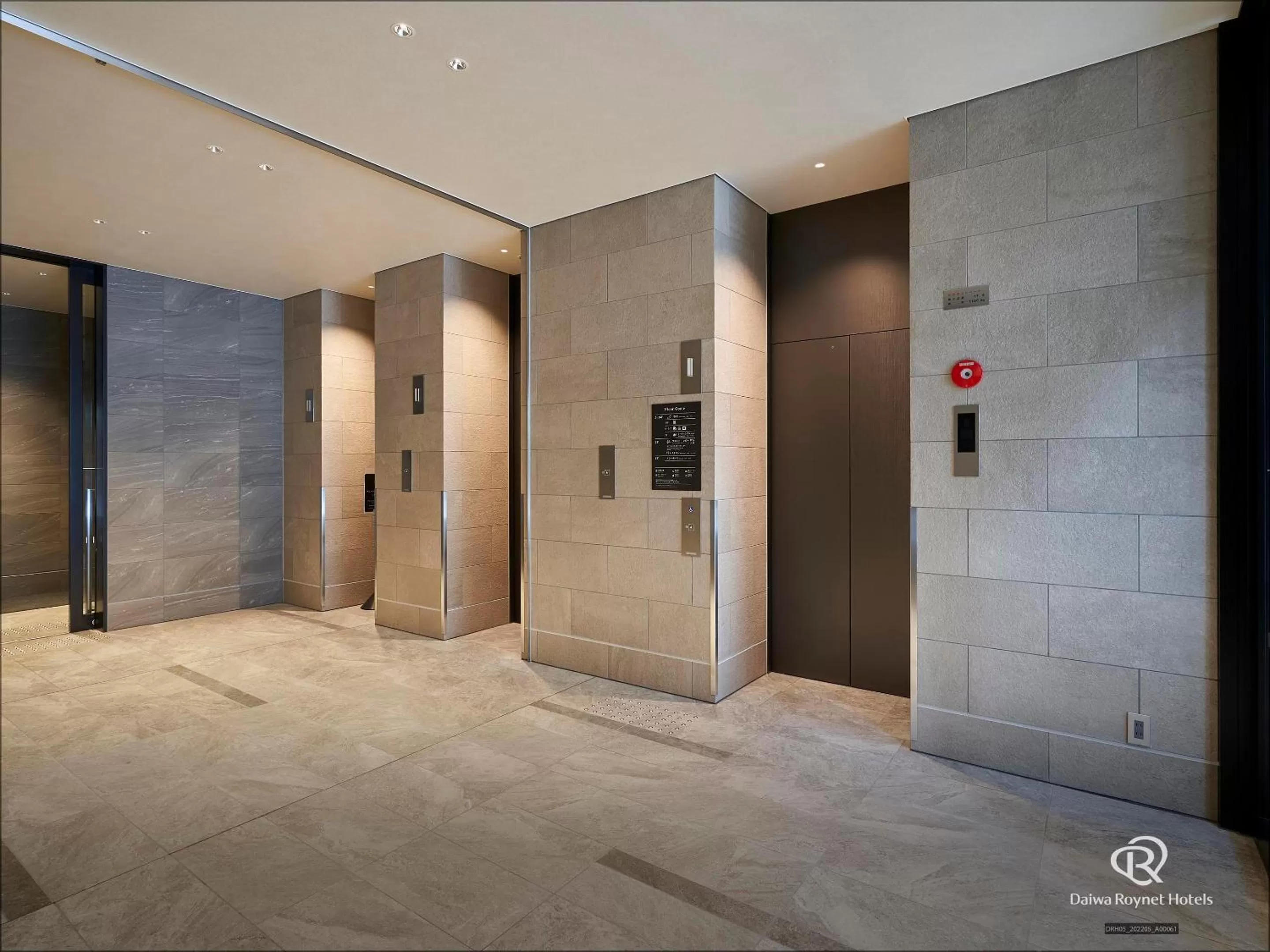 elevator in Daiwa Roynet Hotel KOBE-SANNOMIYA PREMIER