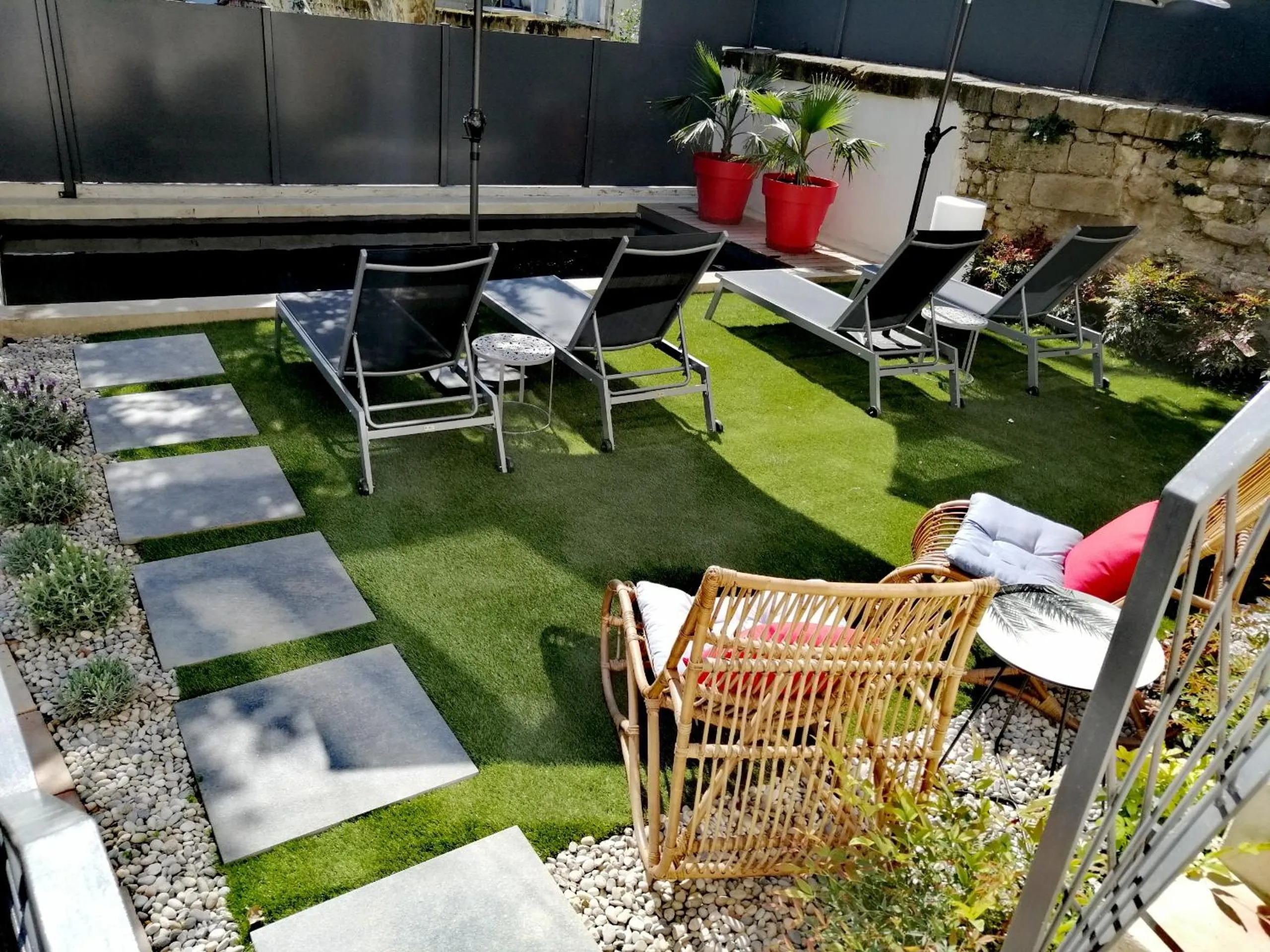 Property building in La Maison Grivolas Appartements et Maison d'hôtes