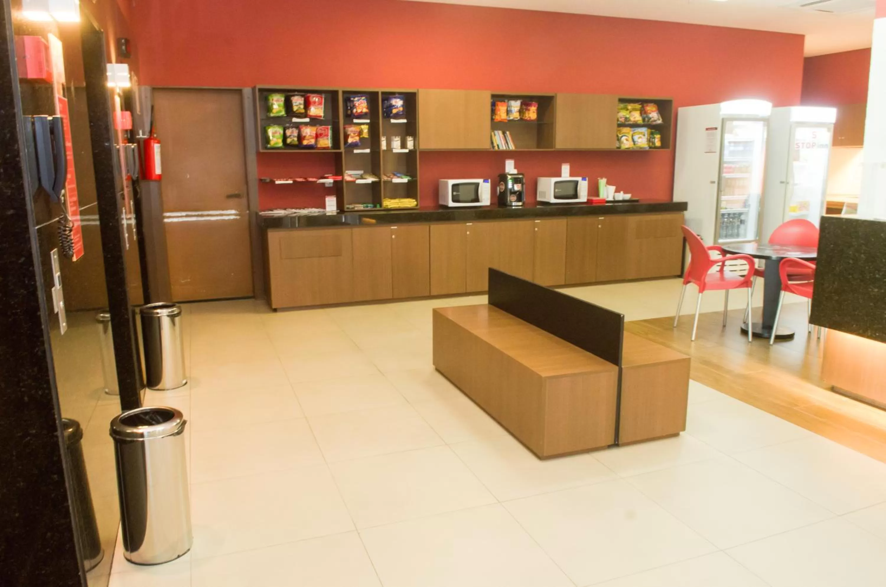 Food and drinks in Stop Inn Antonio Carlos