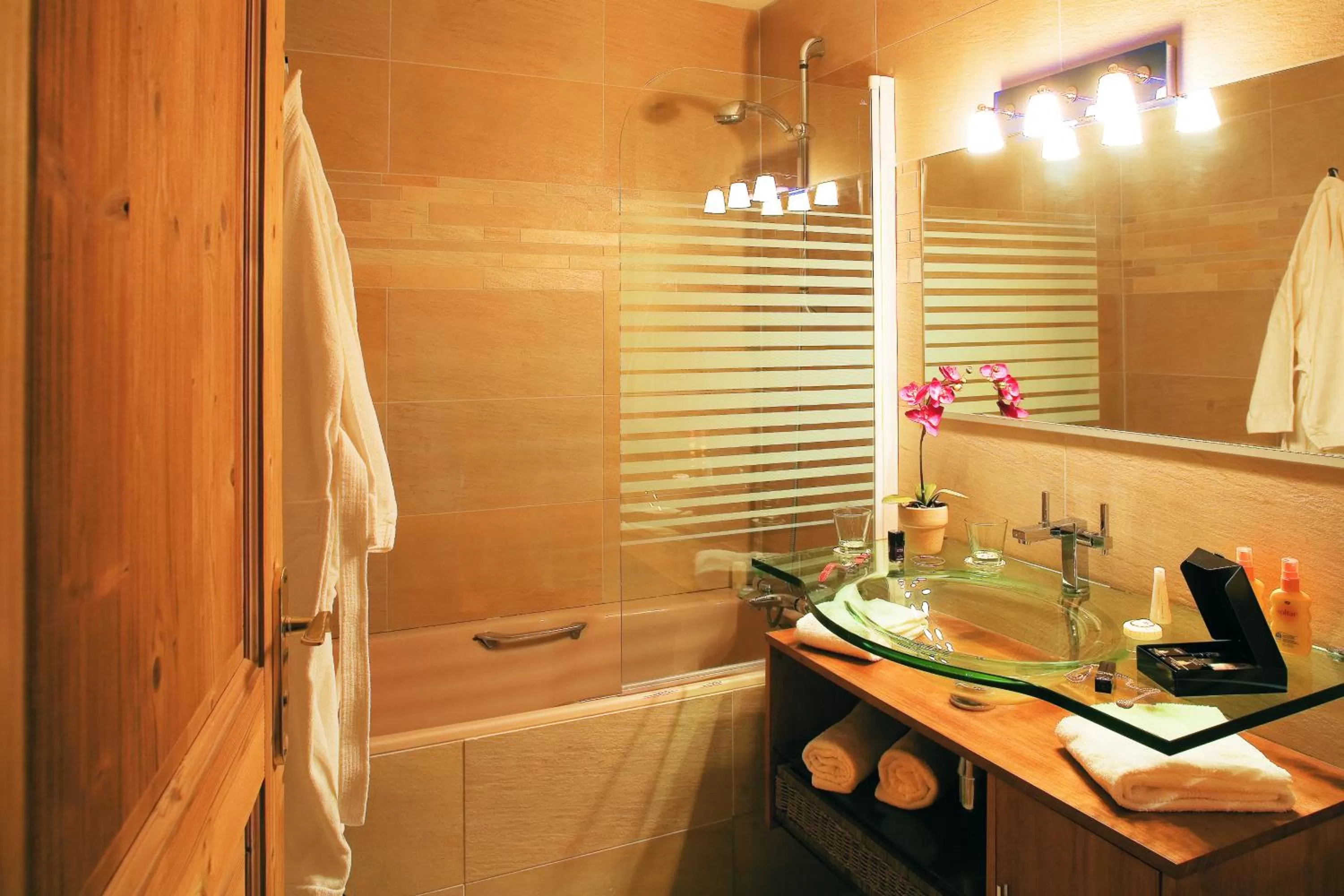 Superior Triple Room in Les Gourmets - Chalet Hotel