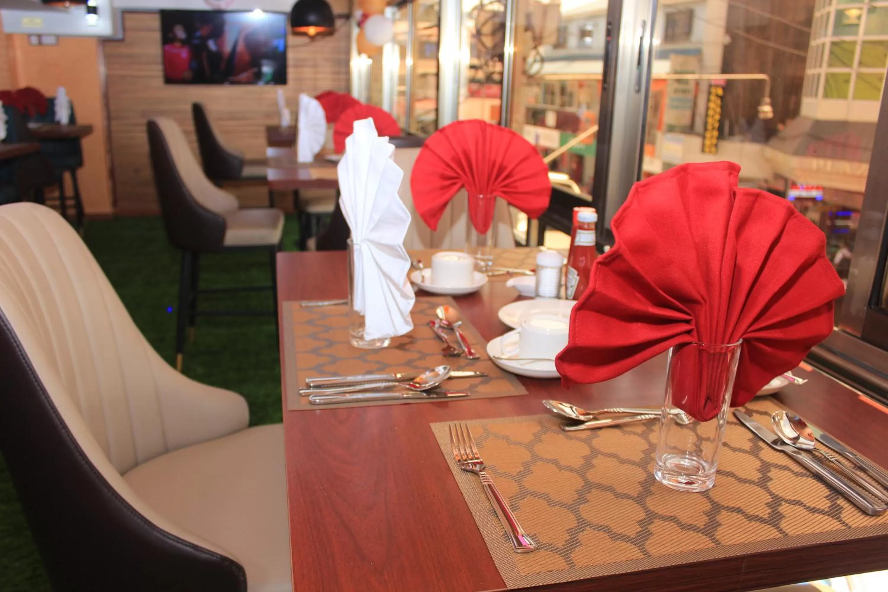 Restaurant/places to eat in Vickmark Hotel