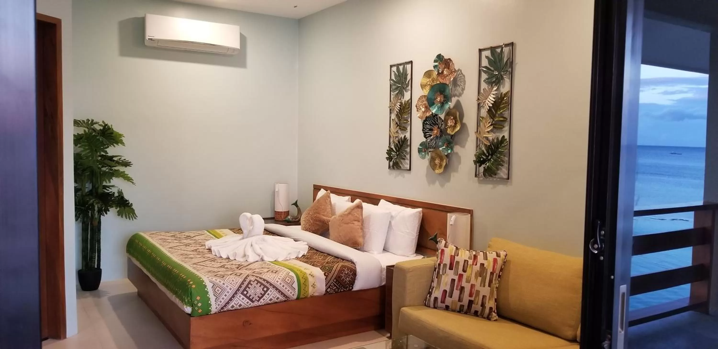 Bed in Tropical Fun Ta Sea Rentals