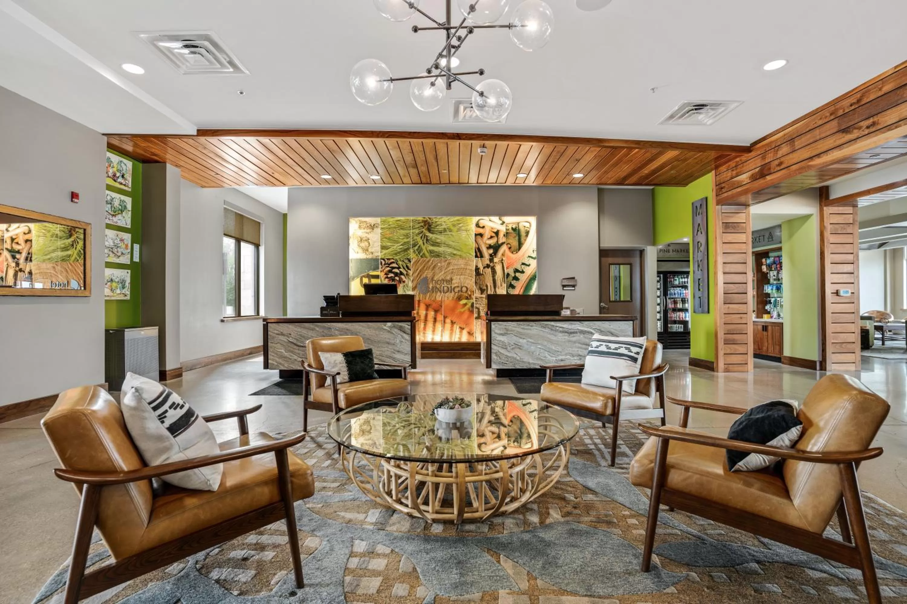 Lobby or reception in Hotel Indigo Traverse City by IHG