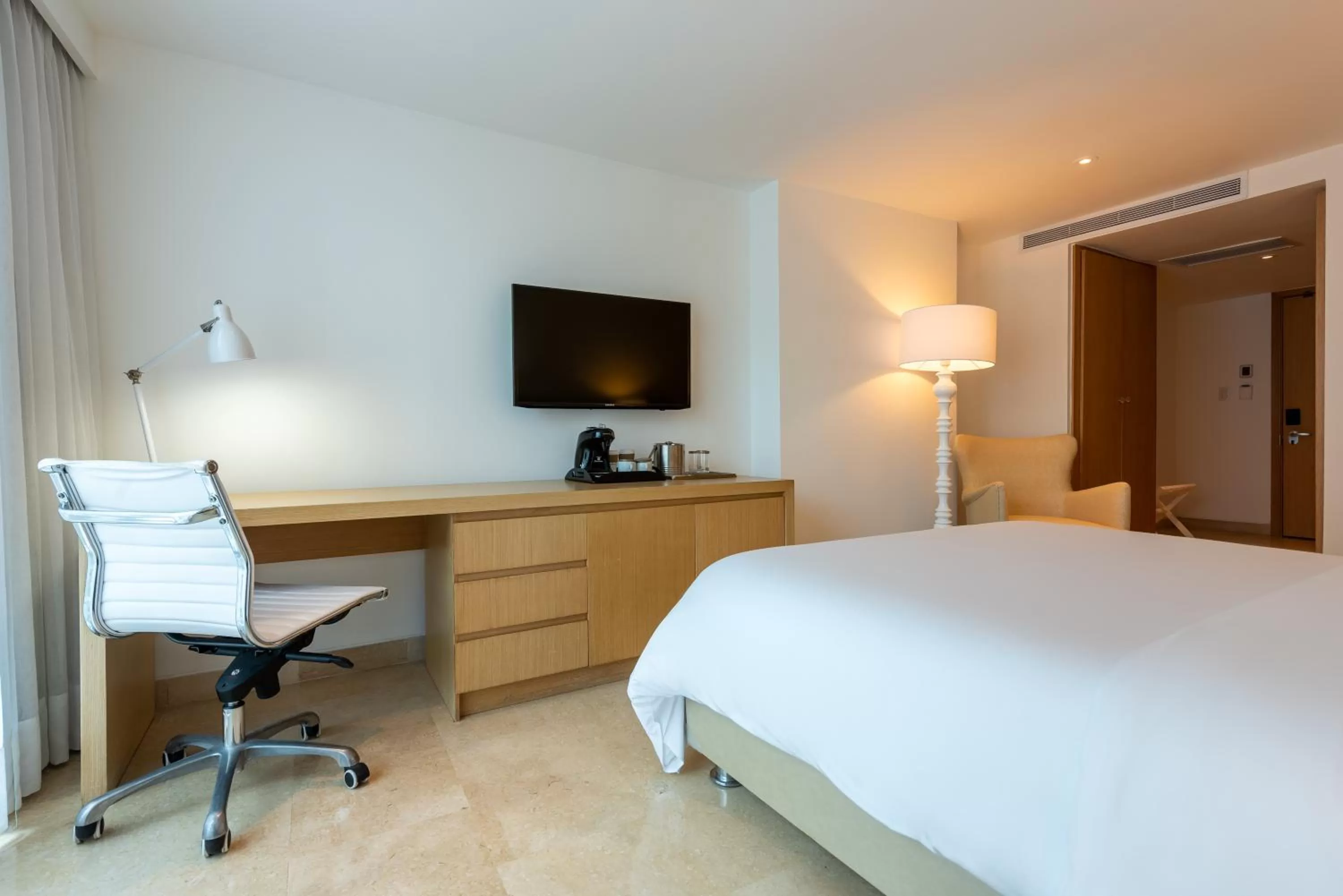 Photo of the whole room, Bed in Radisson Cartagena Ocean Pavillion Hotel