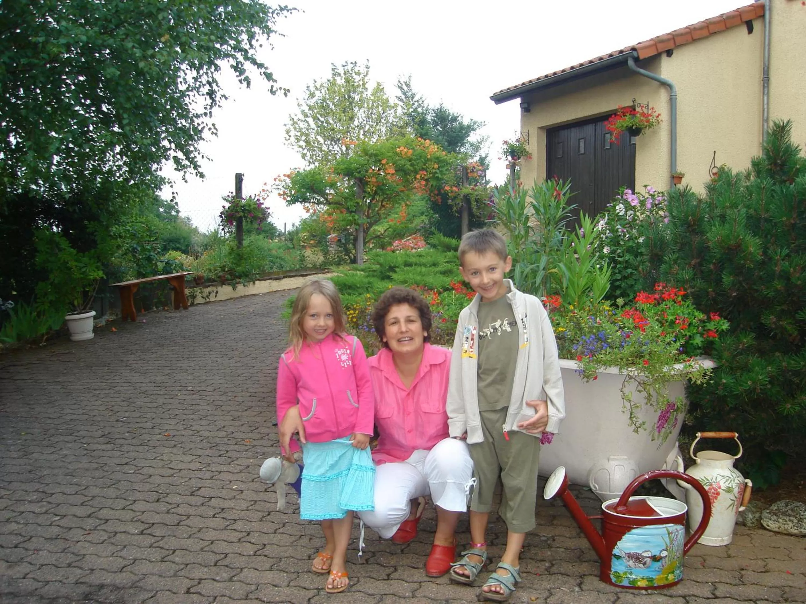 People, Family in Hôtel-Logis La Coraline