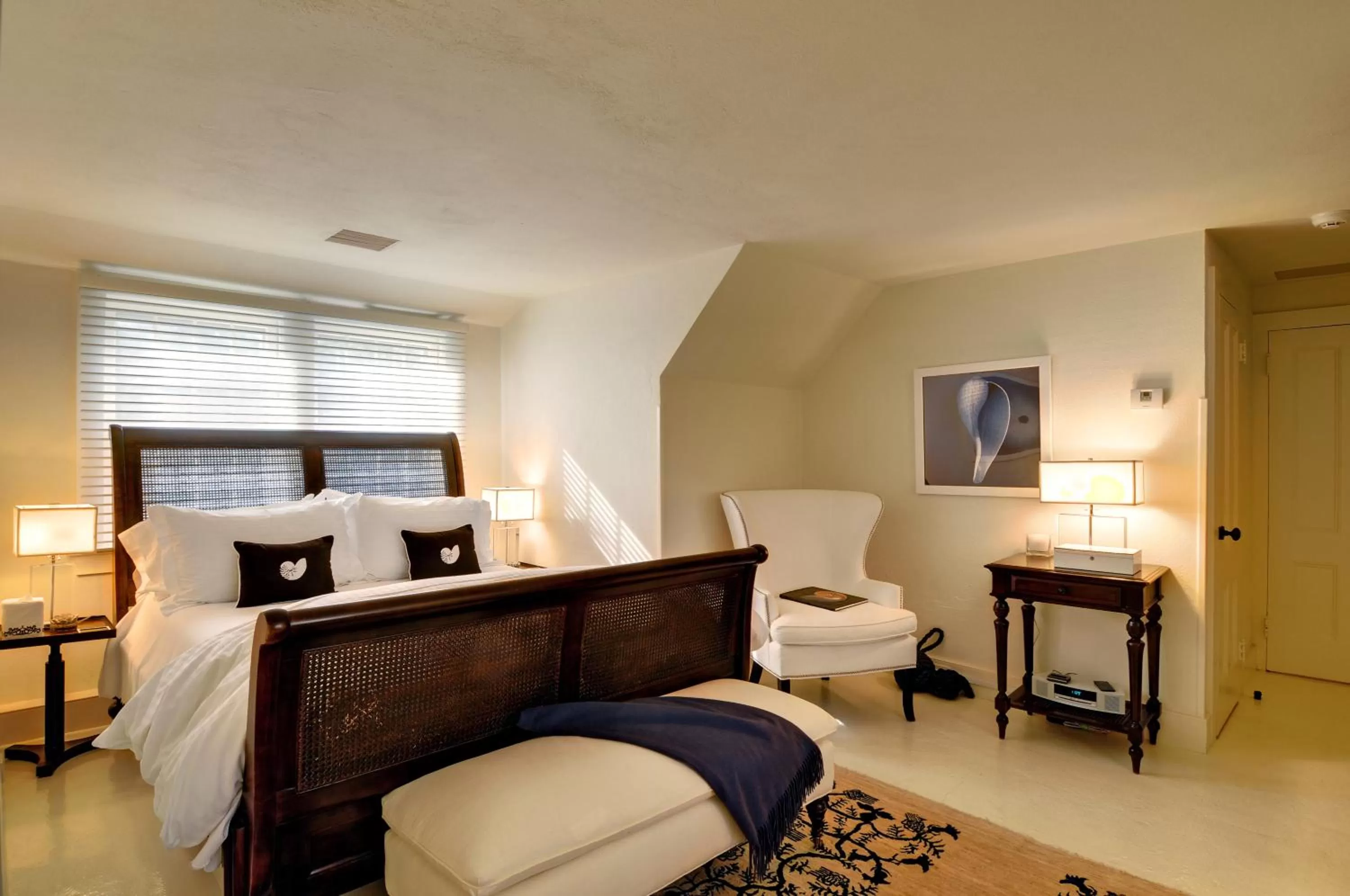 Queen Room with Pool View in The Baker House 1650
