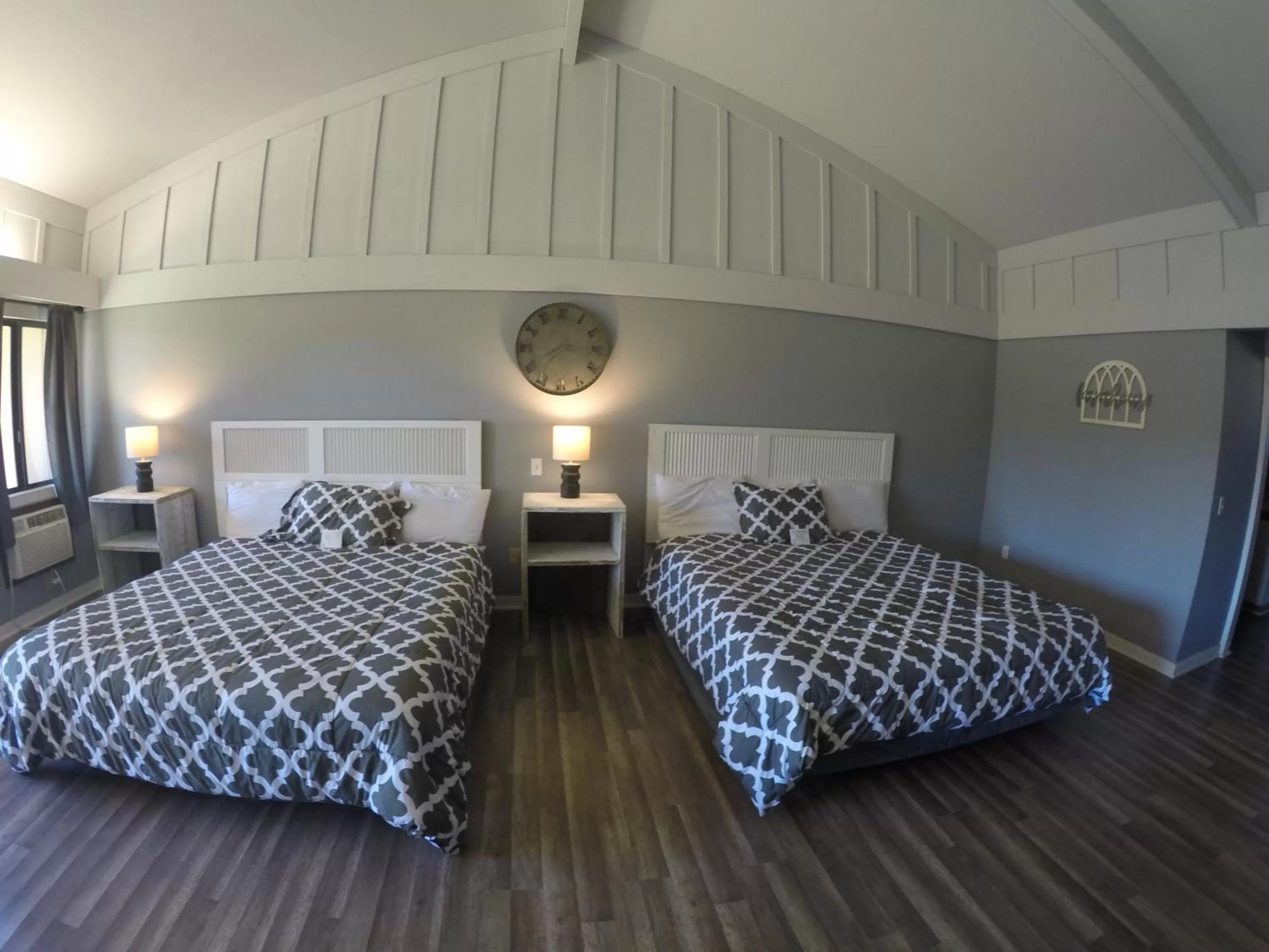 Bed in Ridgemark Golf Club and Resort