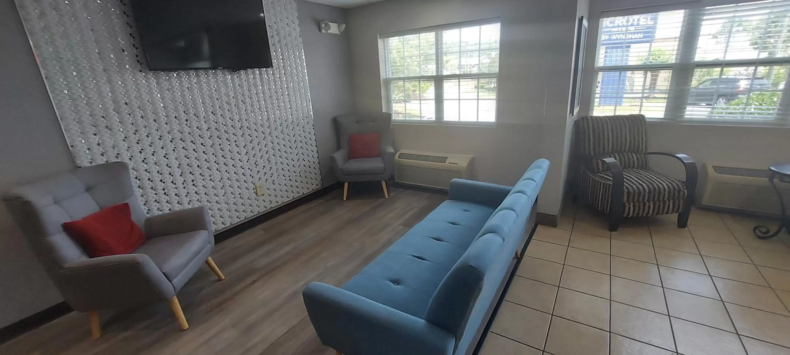 Lobby or reception in Microtel Inn & Suites by Wyndham Hoover/Birmingham