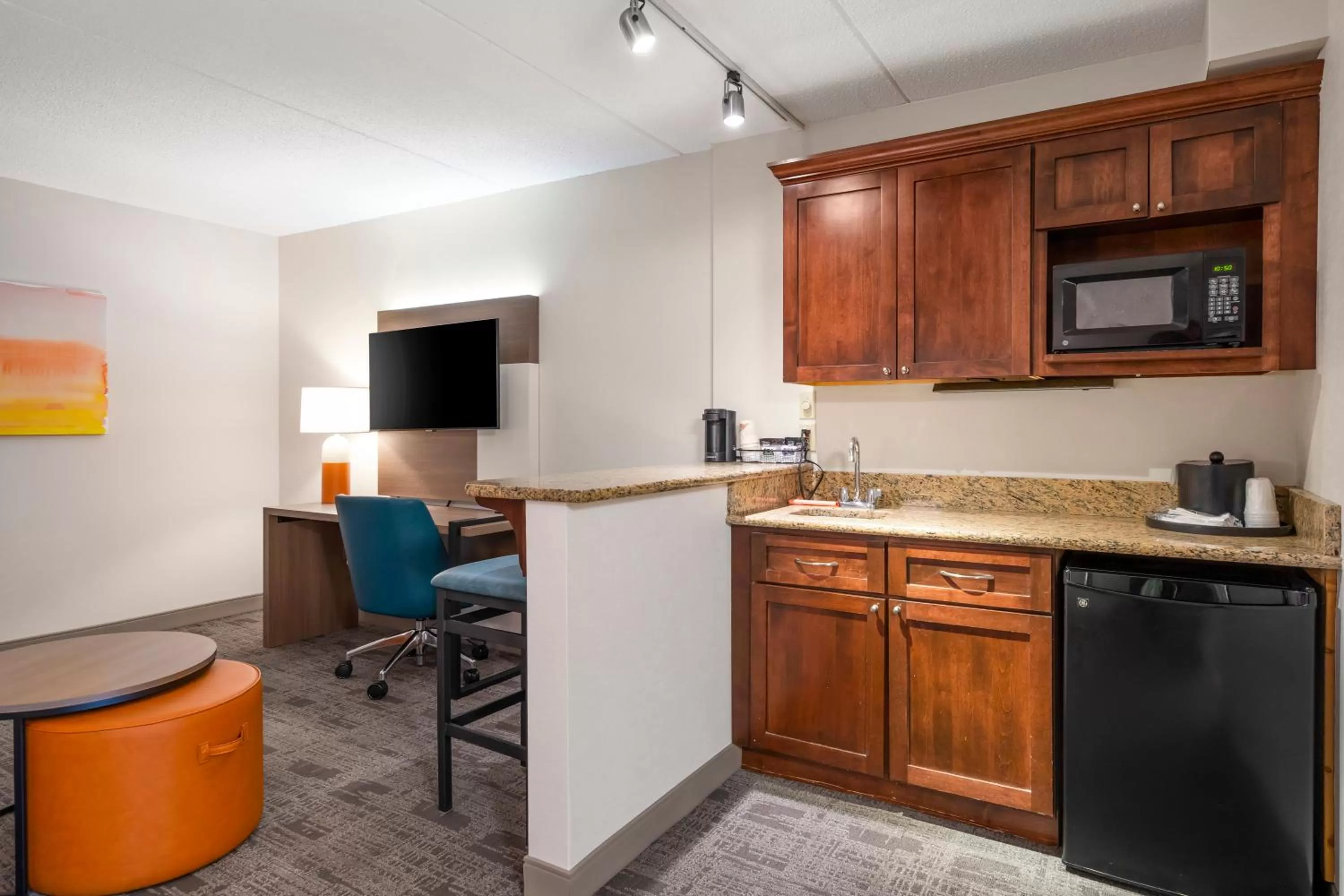 Kitchen or kitchenette in Comfort Inn & Suites Watertown - 1000 Islands
