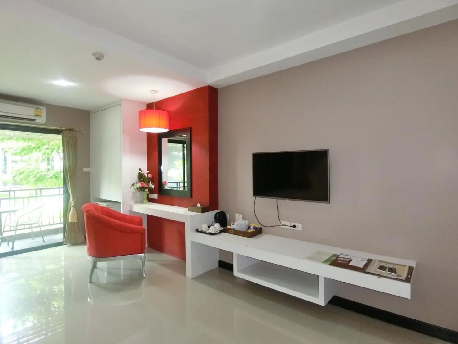 TV and multimedia in Prelude Hotel