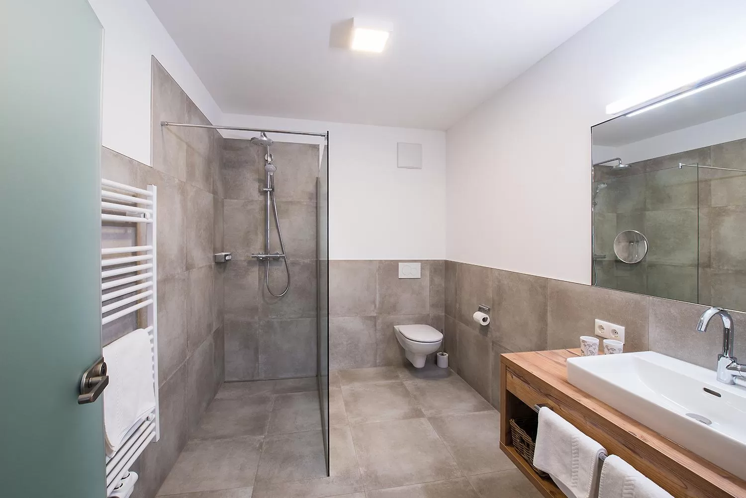 Shower in Gasthof Herrnhaus