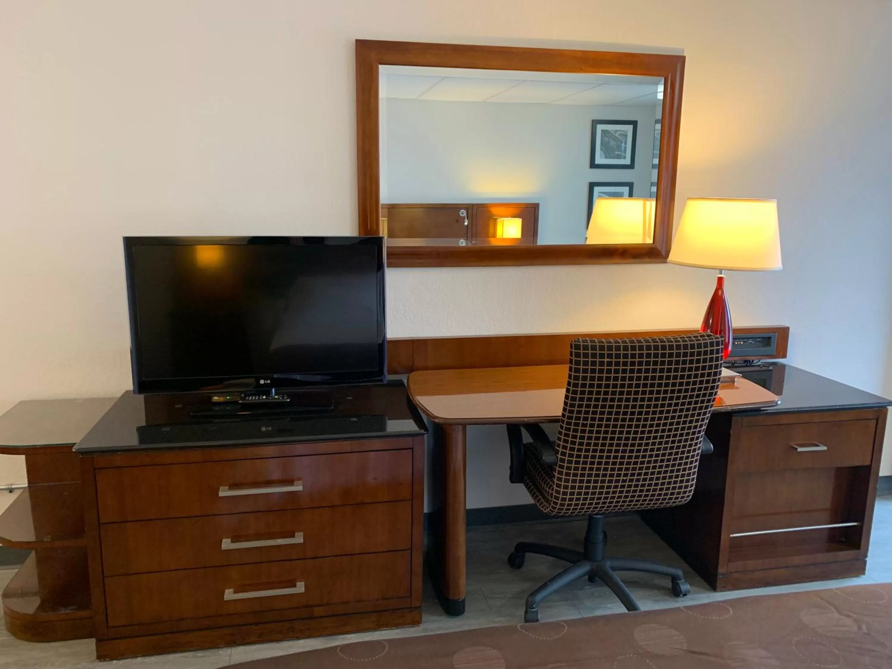 TV and multimedia in The Retro Hotel