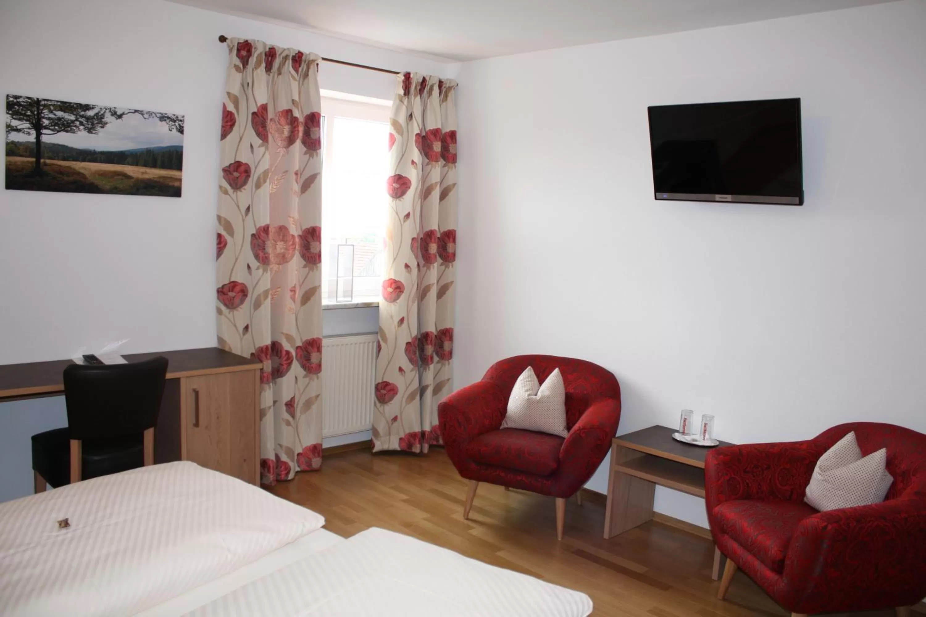 Photo of the whole room, Bed in Bäckerei Konditorei Frühstückspension WAGNER