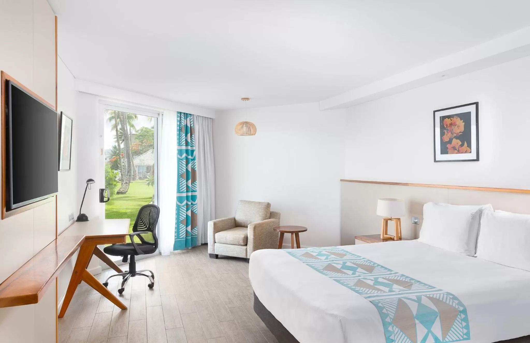 Photo of the whole room, Bed in Holiday Inn Suva by IHG