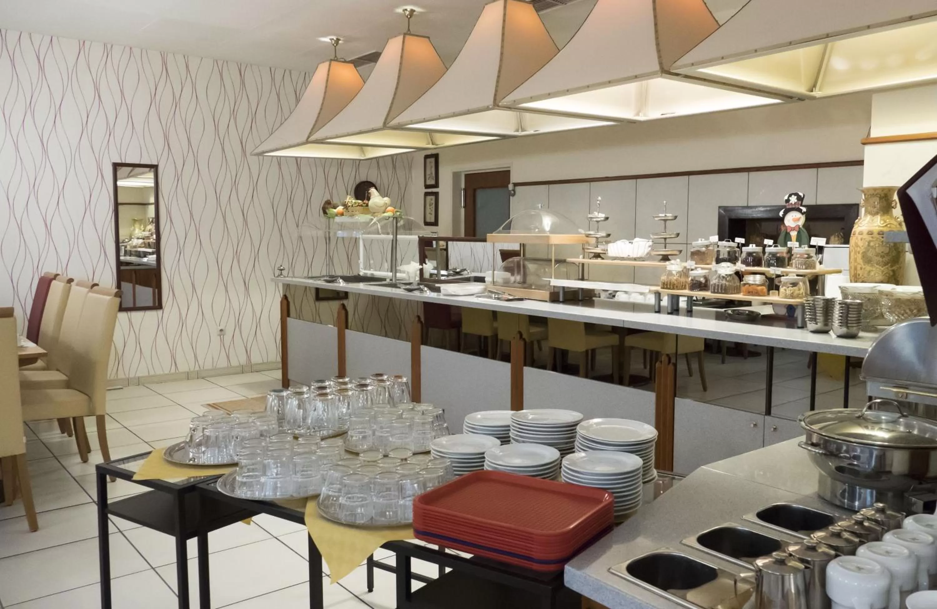 Restaurant/places to eat in Hotel Excelsior