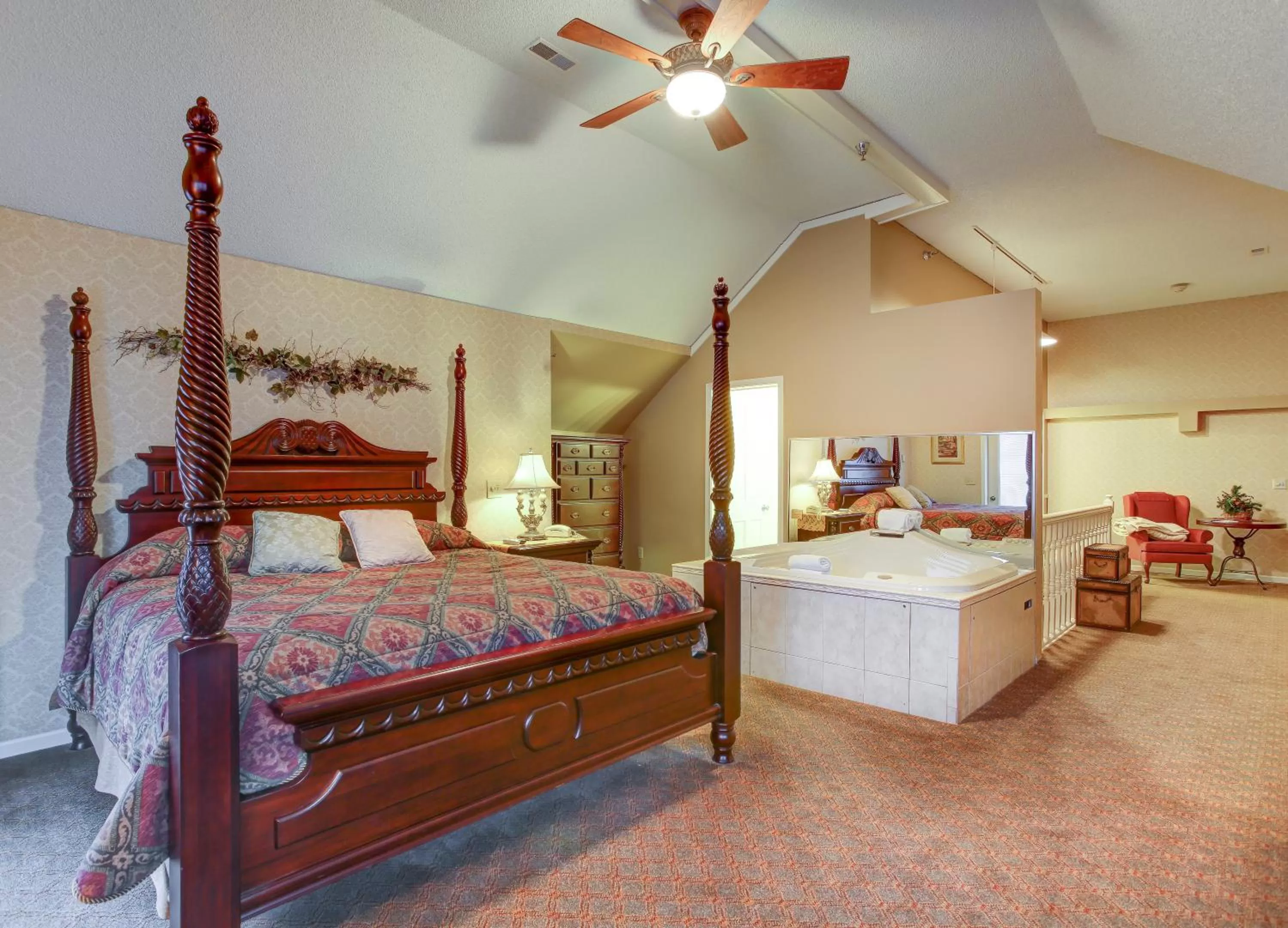 Bedroom, Bed in Afton House Inn