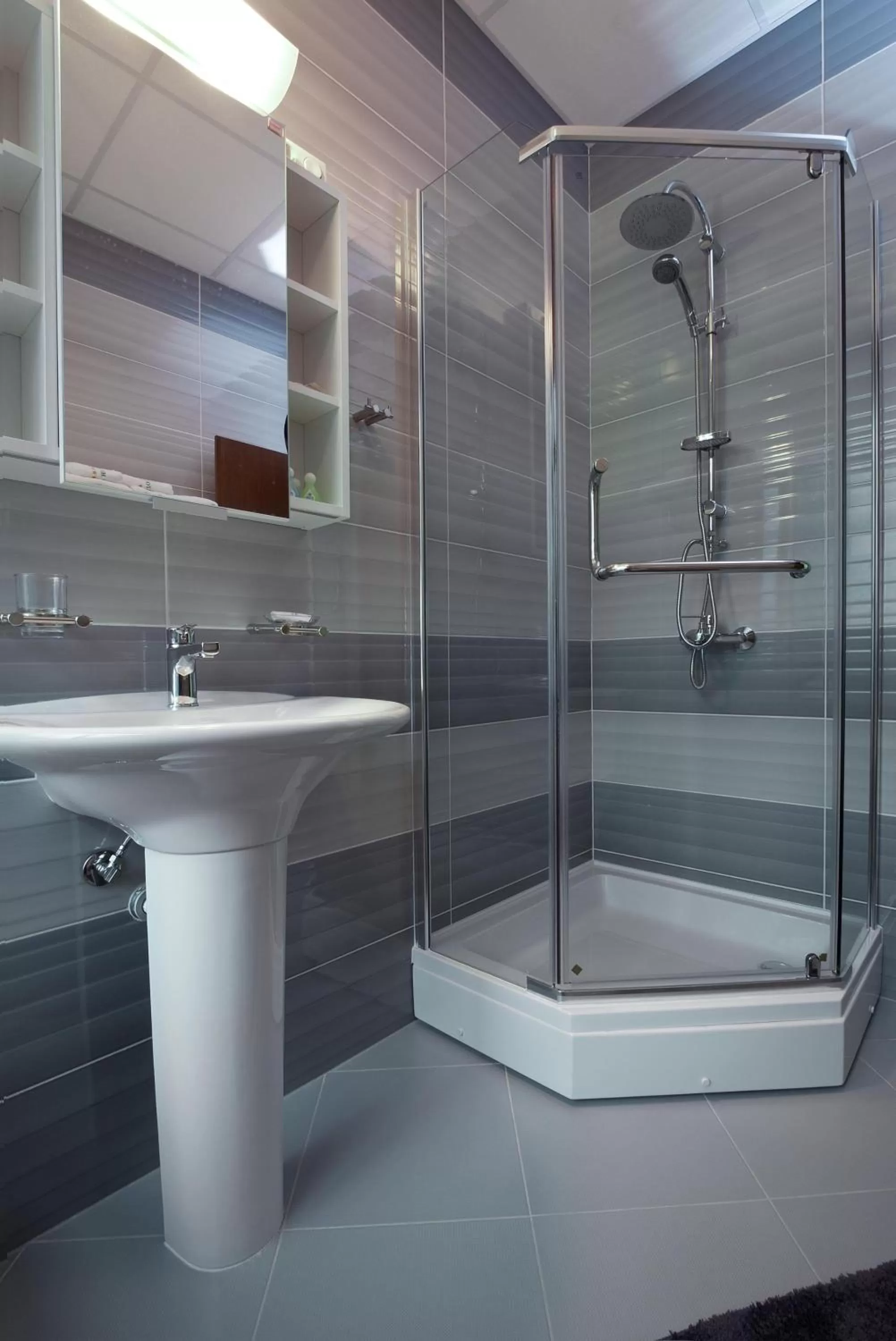 Bathroom in Hotel Green Center Gili