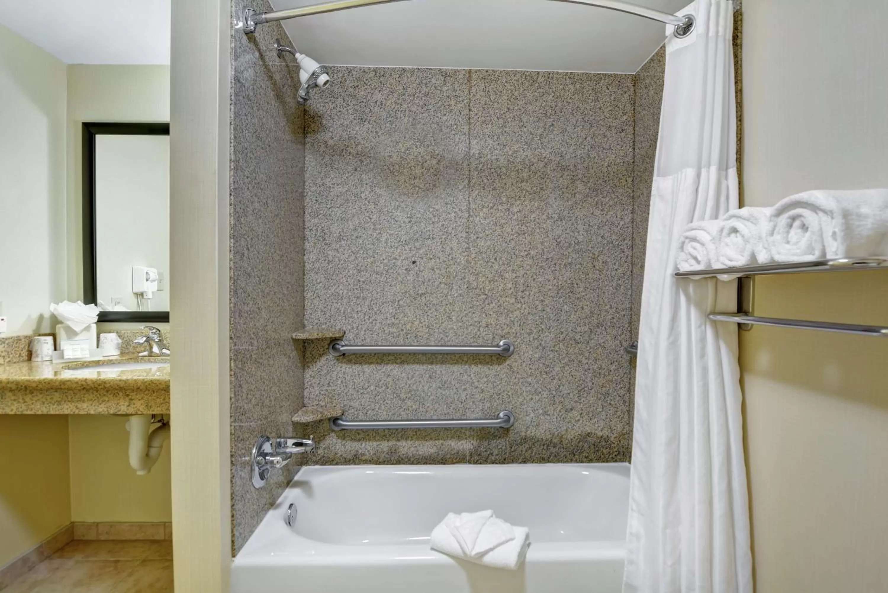 Bathroom in Hilton Garden Inn Conway