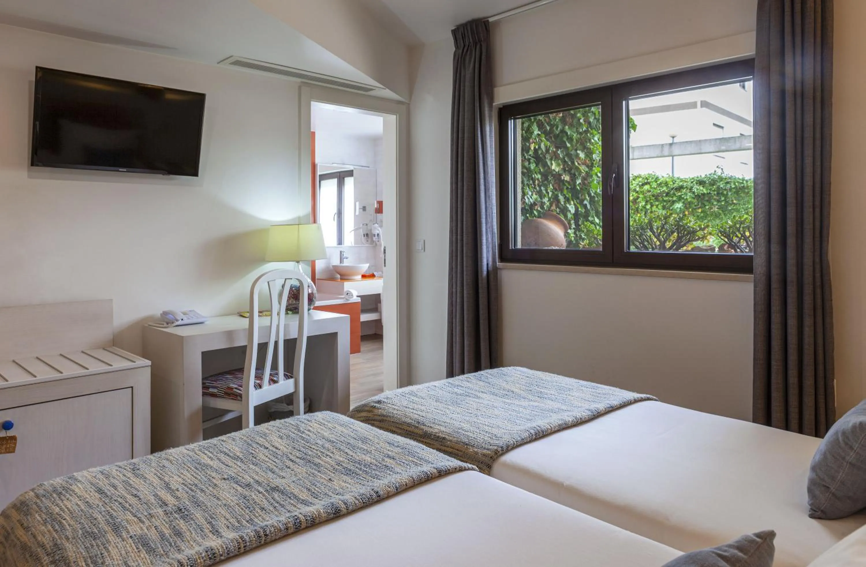 Bedroom, Bed in Boutique Hotel Casa do Outeiro - Arts & Crafts