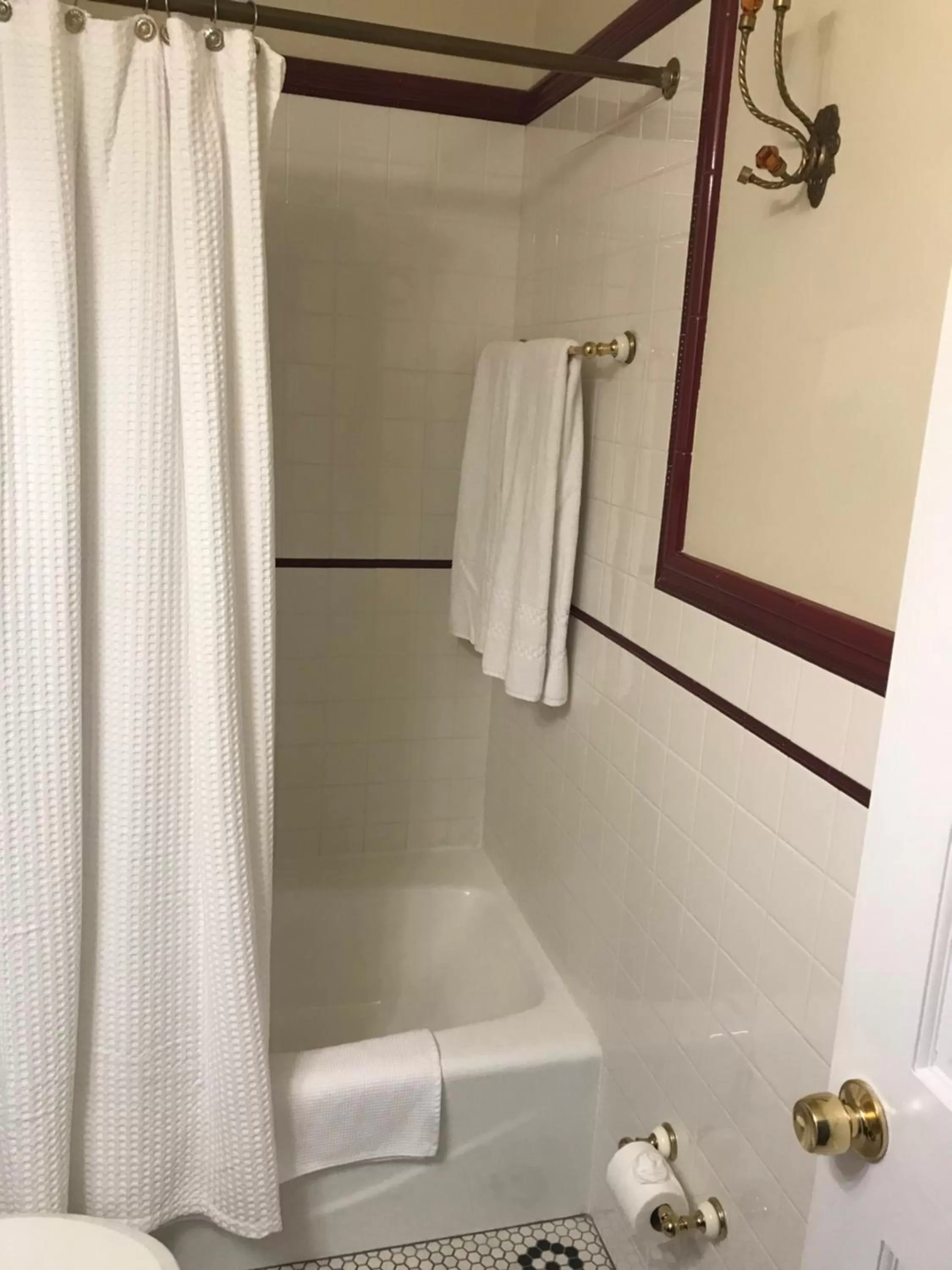 Shower in Elaine's Cape May Boutique Hotel