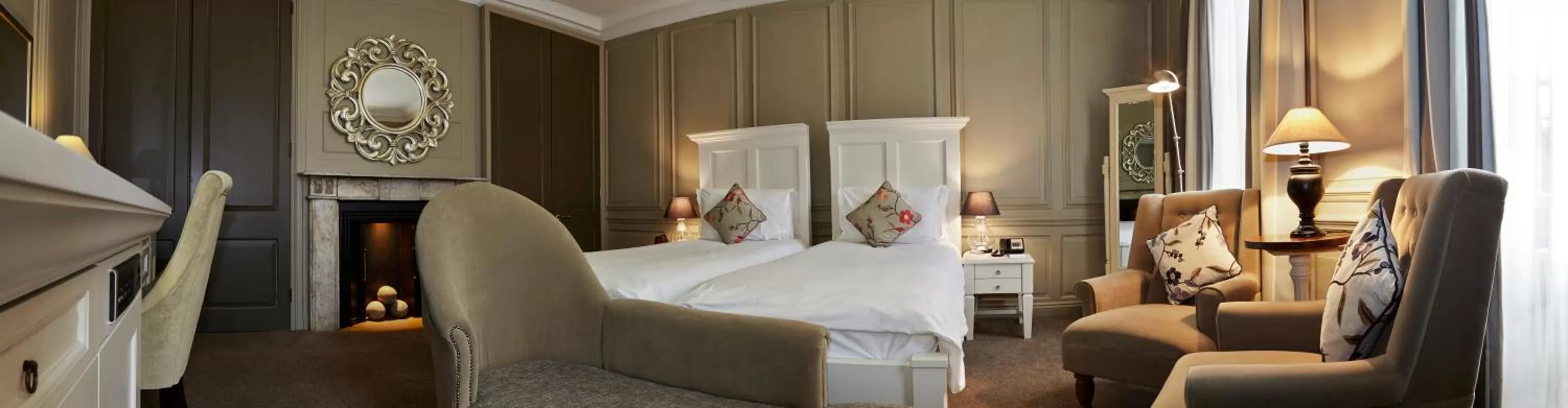 Superior Twin Room in Vanbrugh House Hotel