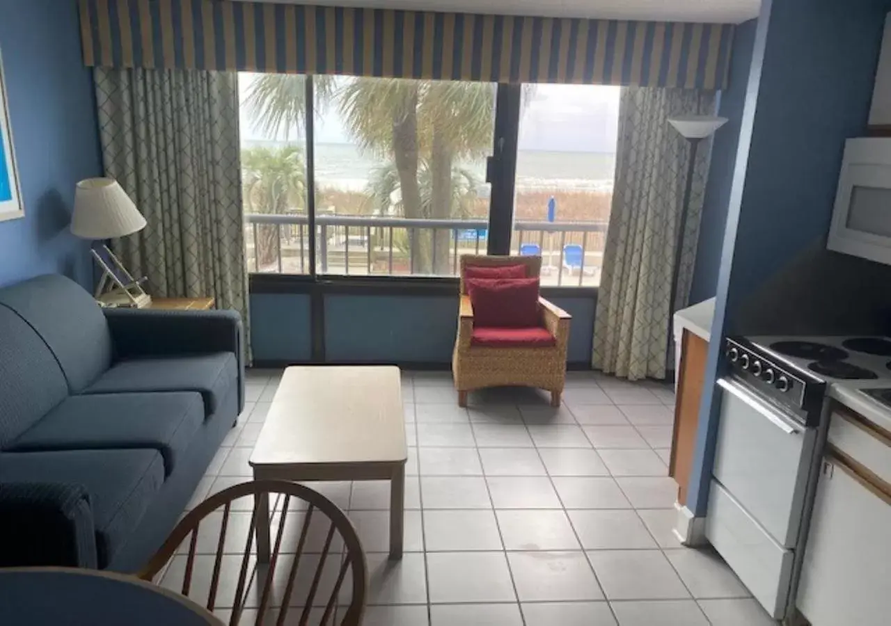 Queen Studio Suite - Non-Smoking in Ocean Club Resort Myrtle Beach a Ramada by Wyndham Queen Studio Suite - Non-Smoking in Ocean Club Resort Myrtle Beach a Ramada by Wyndham