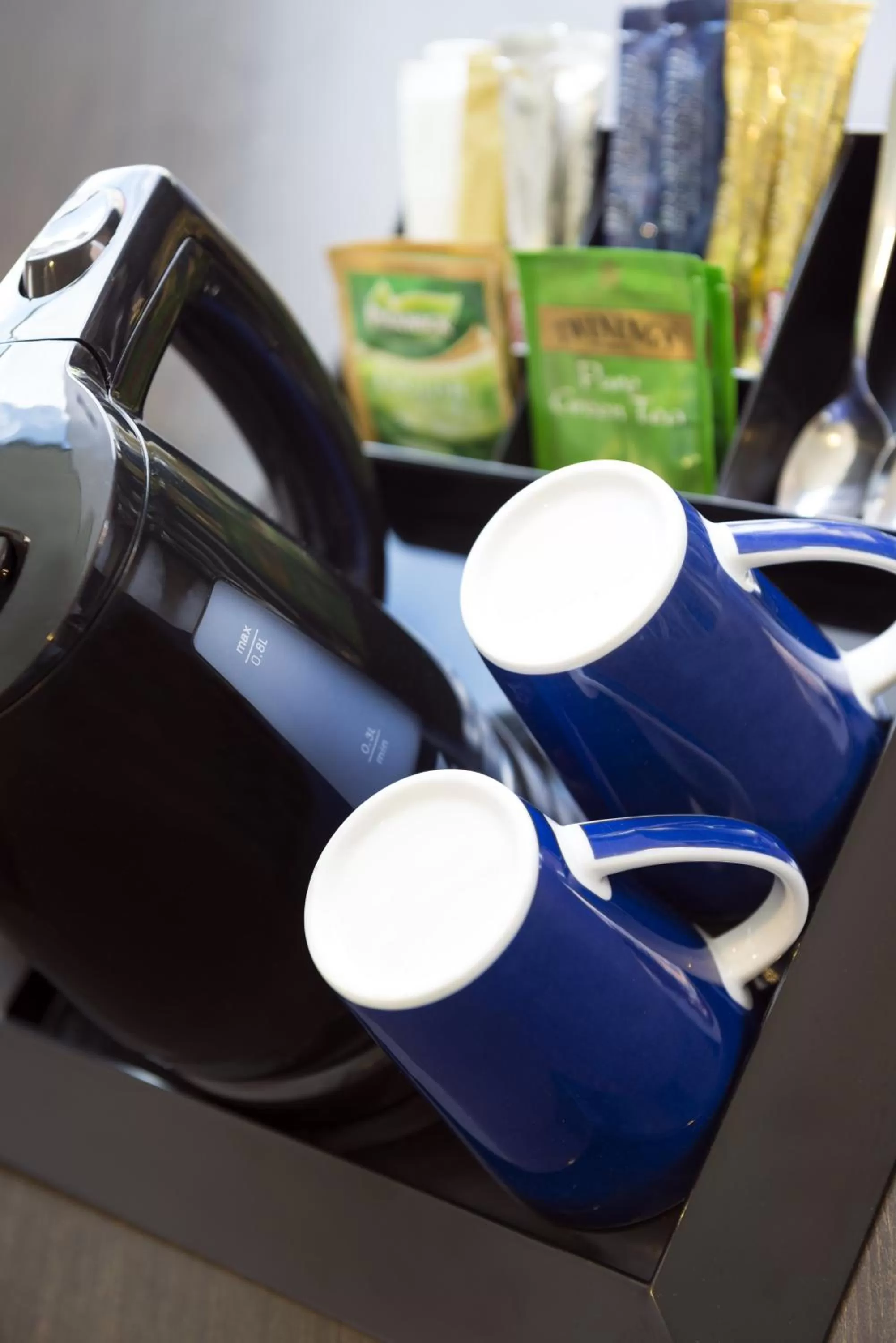 Coffee/tea facilities in Holiday Inn Express Jakarta International Expo by IHG