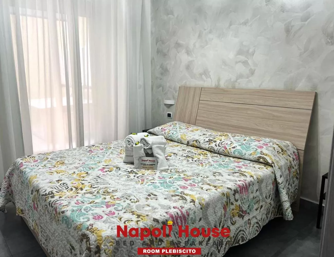 Photo of the whole room, Bed in Napoli House Dream