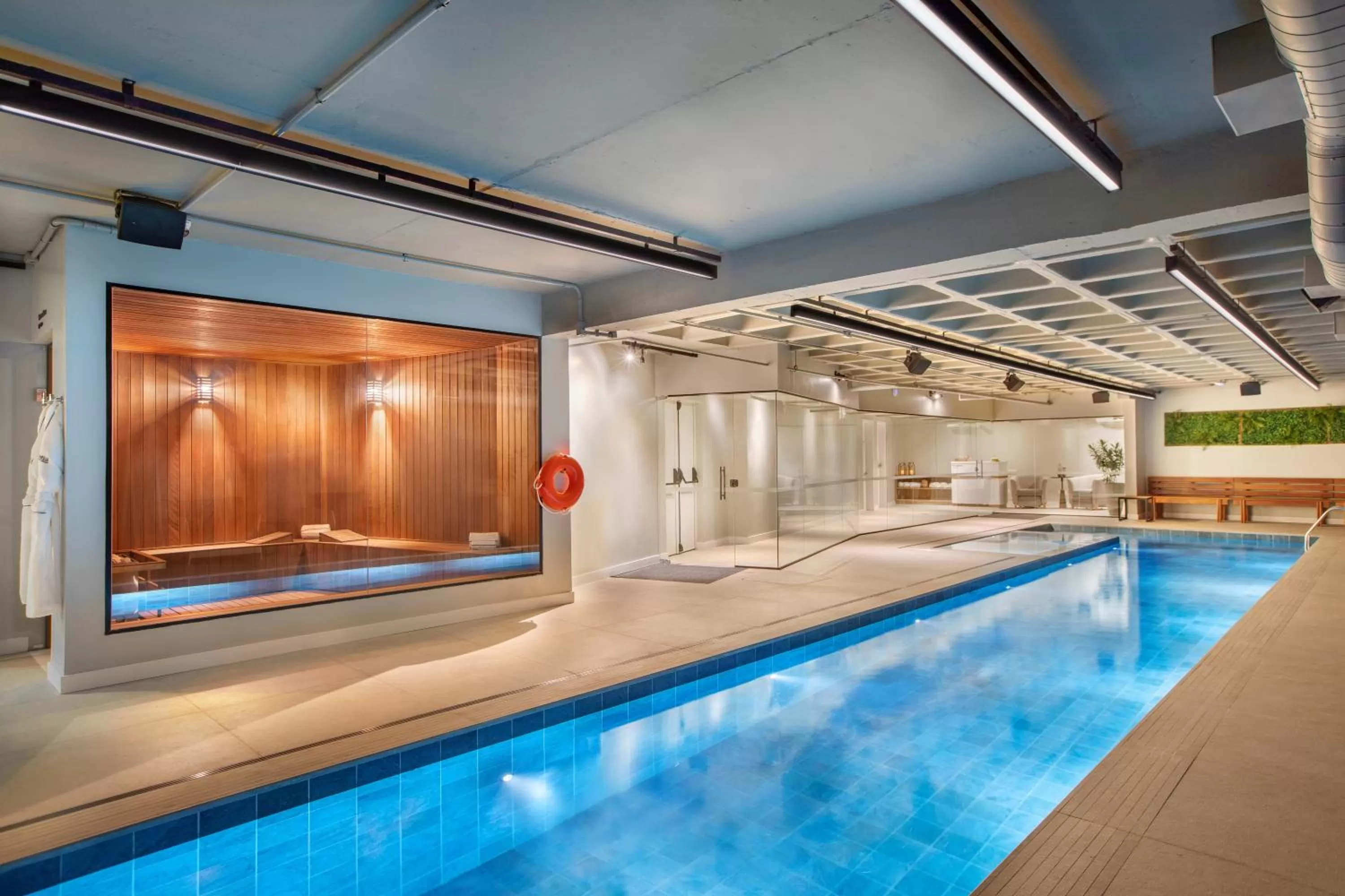 Swimming pool in Meliá Paulista