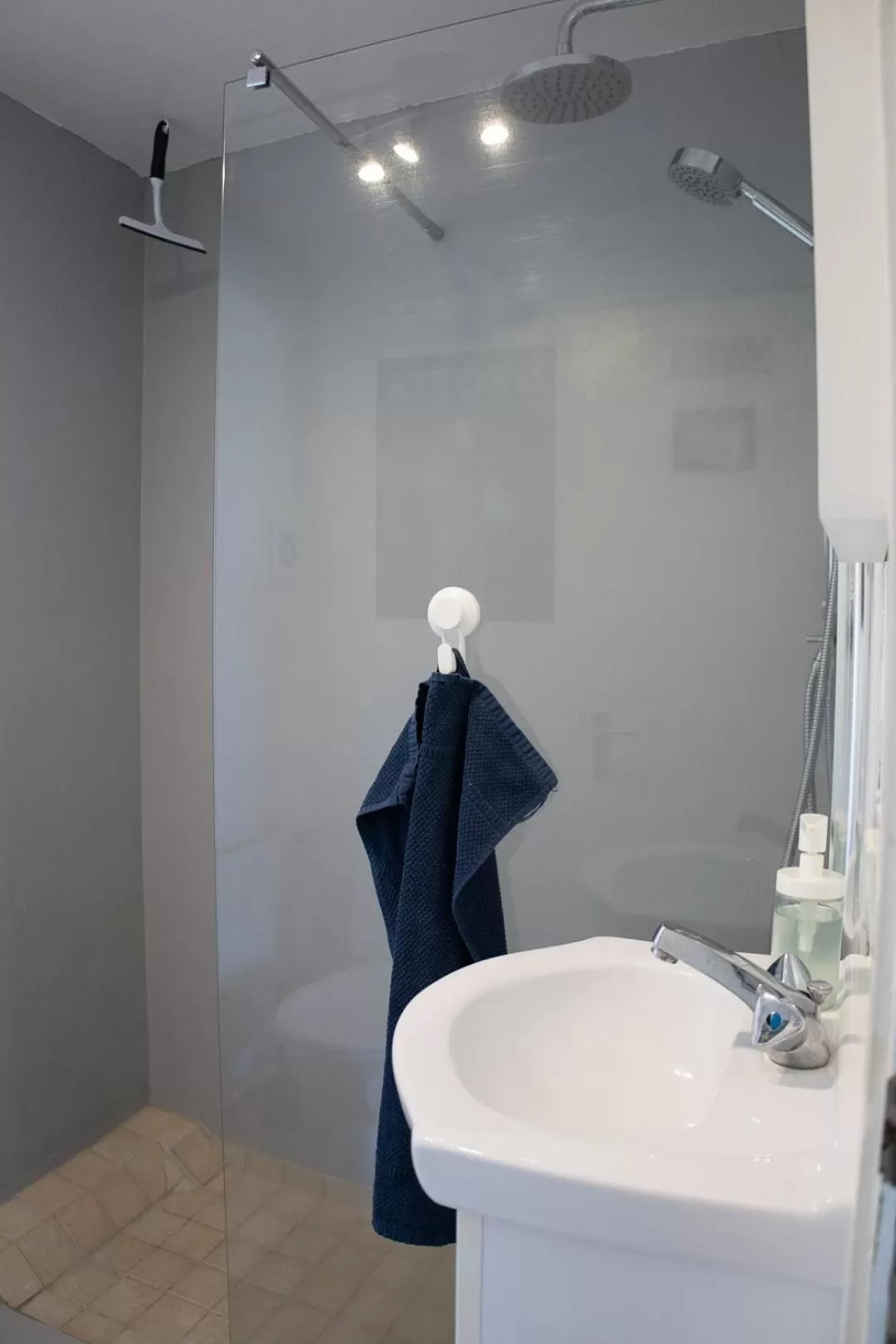 Shower, Bathroom in Blue House B&B