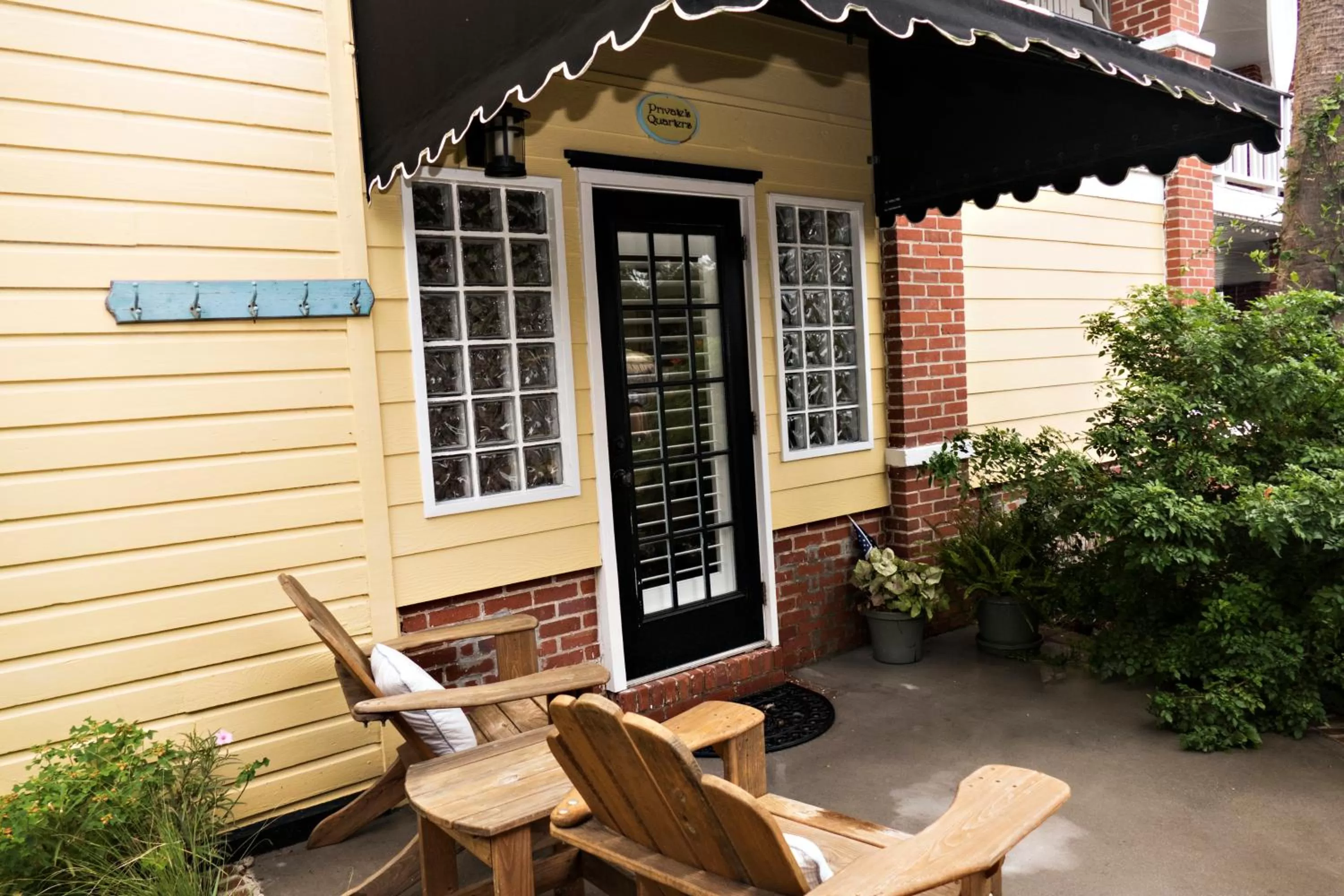 Facade/entrance, Patio/Outdoor Area in Beachview Inn and Spa