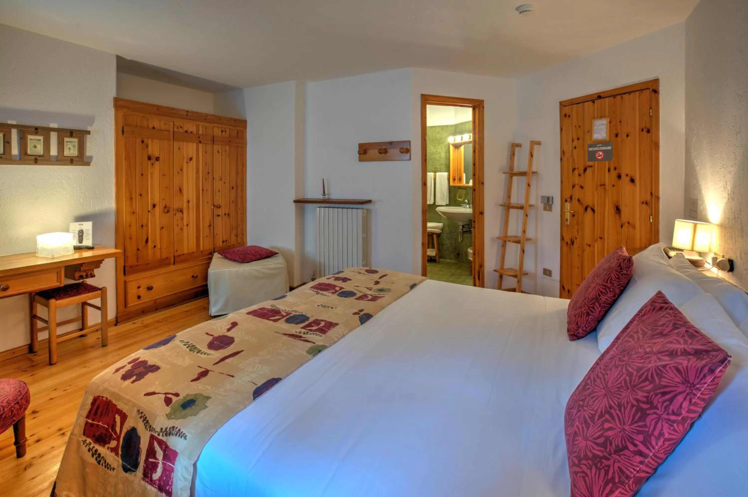 Bedroom in Hotel La Grange - Animal Chic Hotel