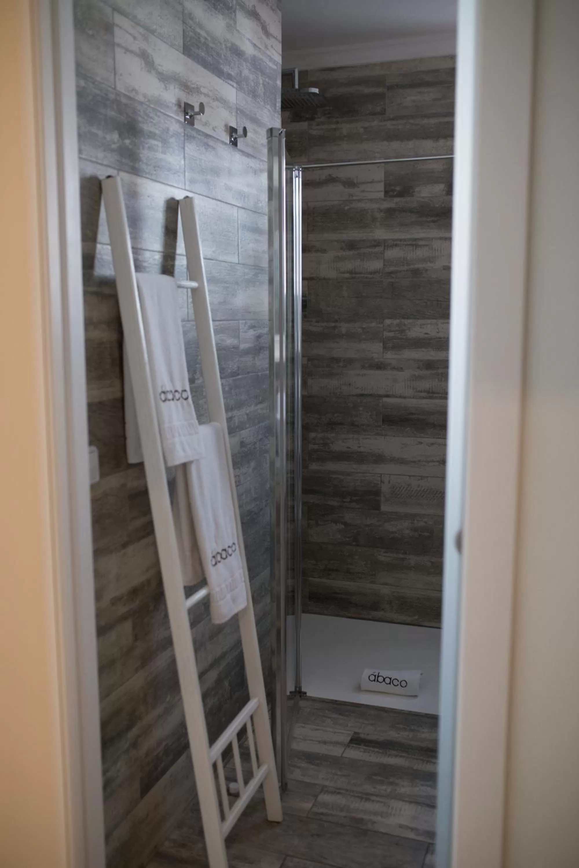 Shower in Hotel Abaco Altea