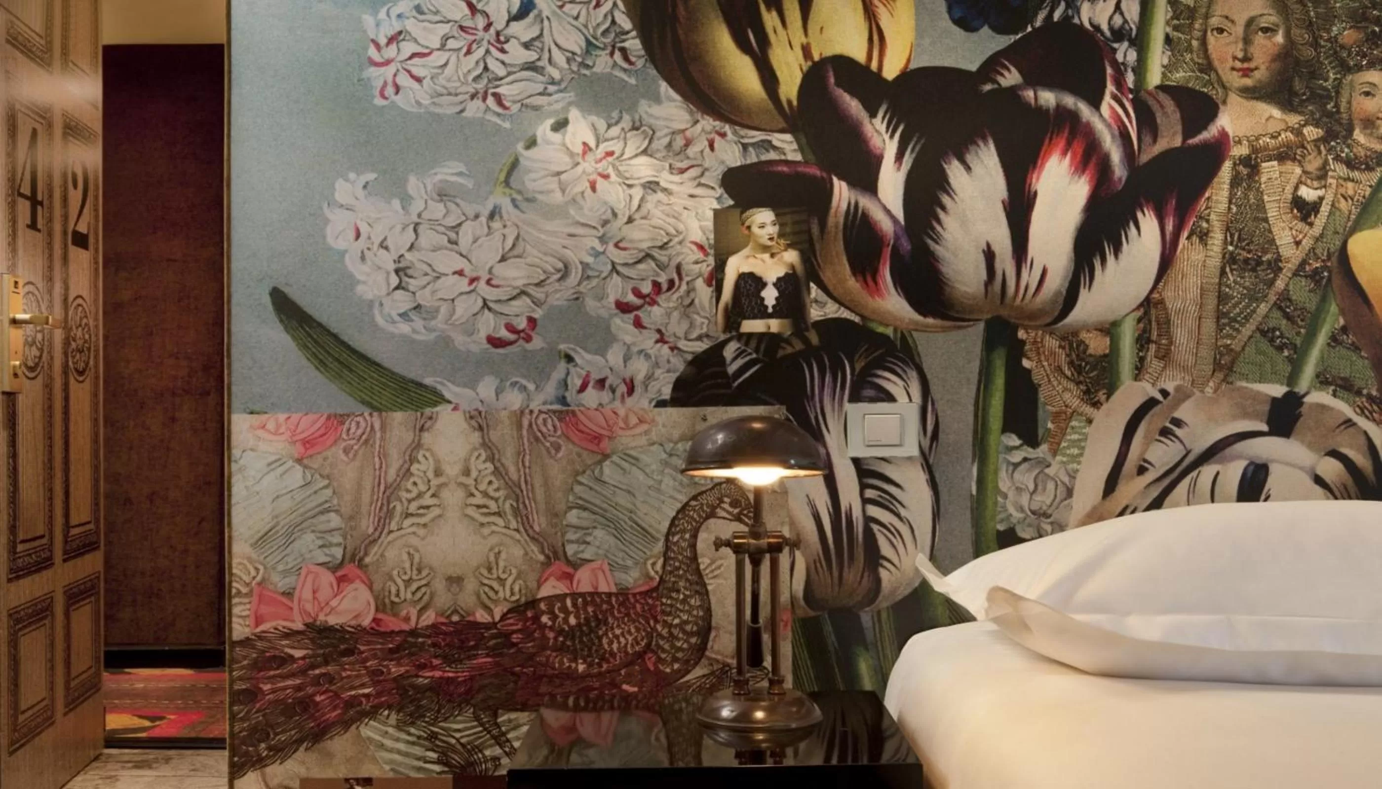 Decorative detail in Hotel Le Notre Dame Saint Michel