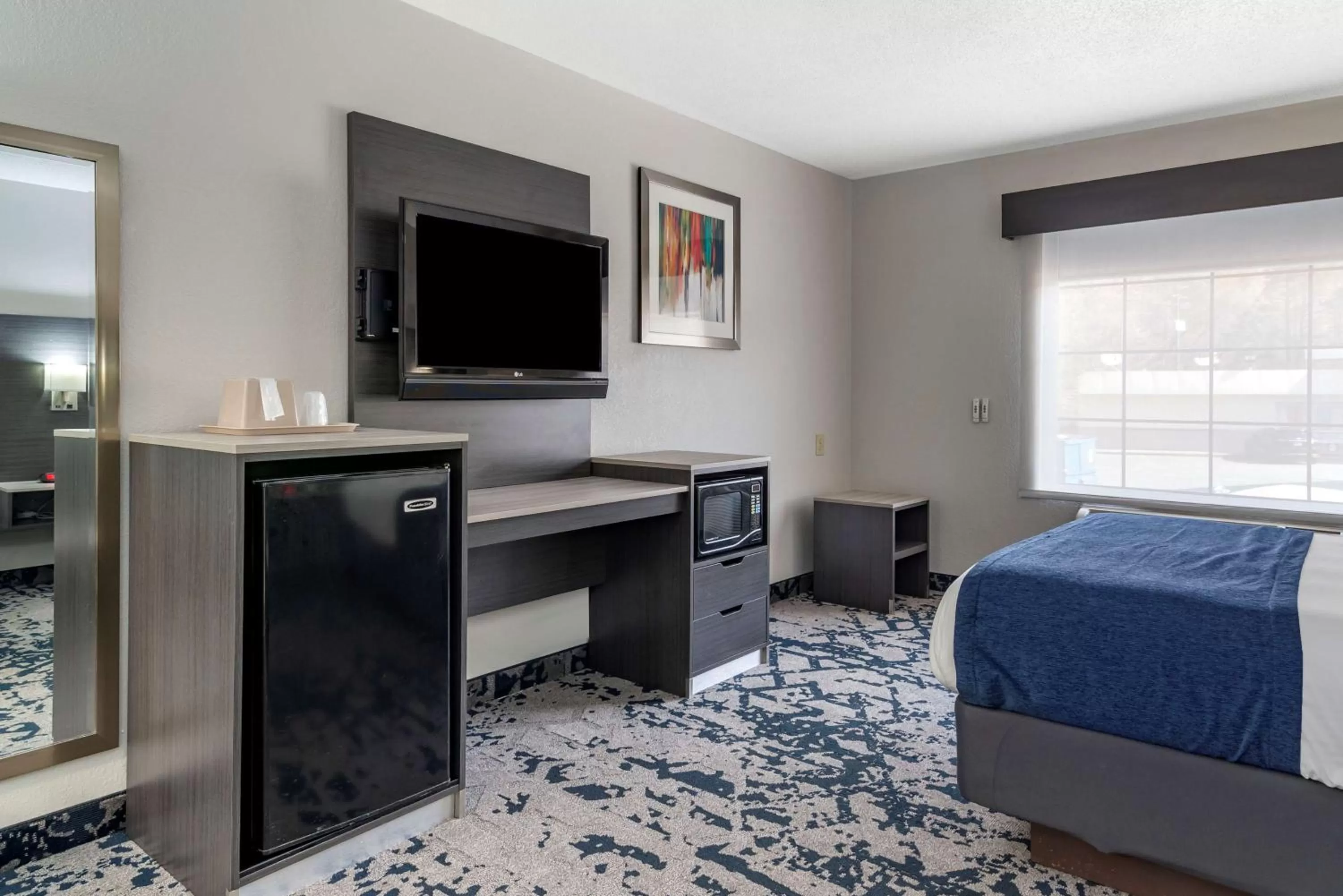 Toilet, Bed in Best Western Allatoona Inn & Suites