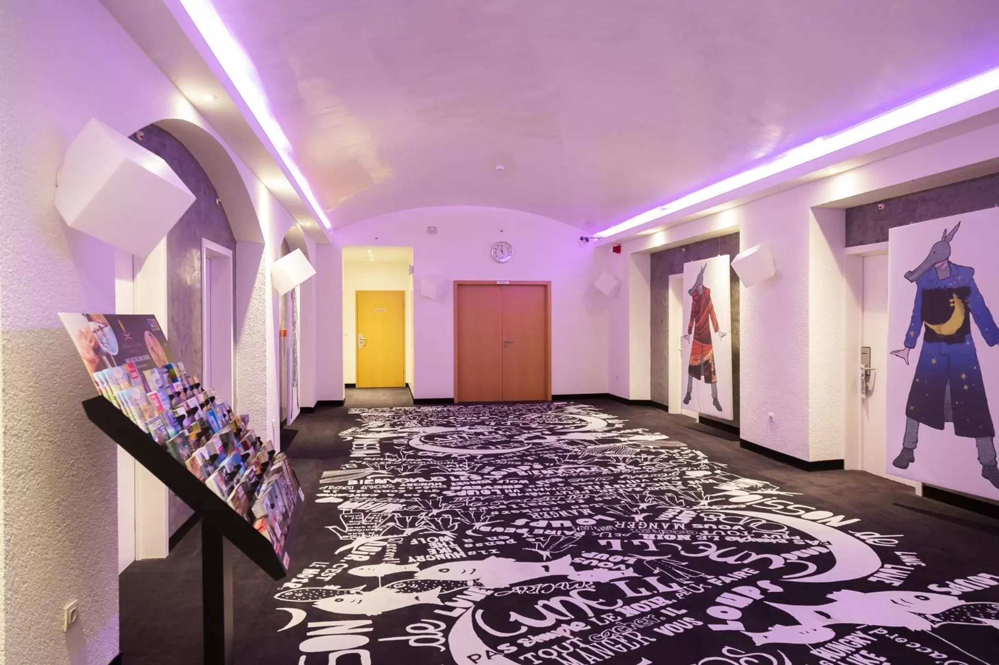 Communal lounge/ TV room in Hotel Tristar