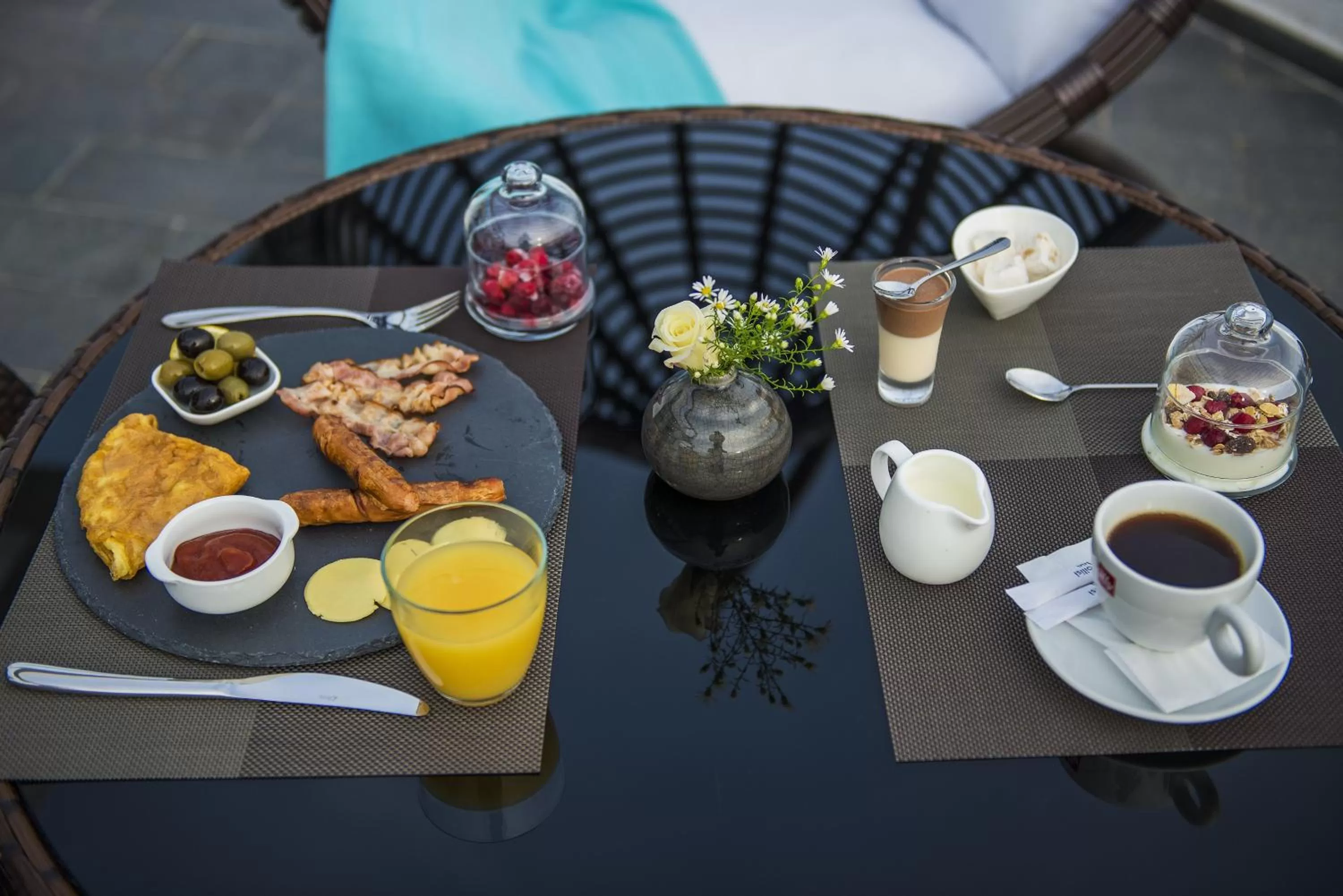 Restaurant/places to eat in Tbilisi Inn