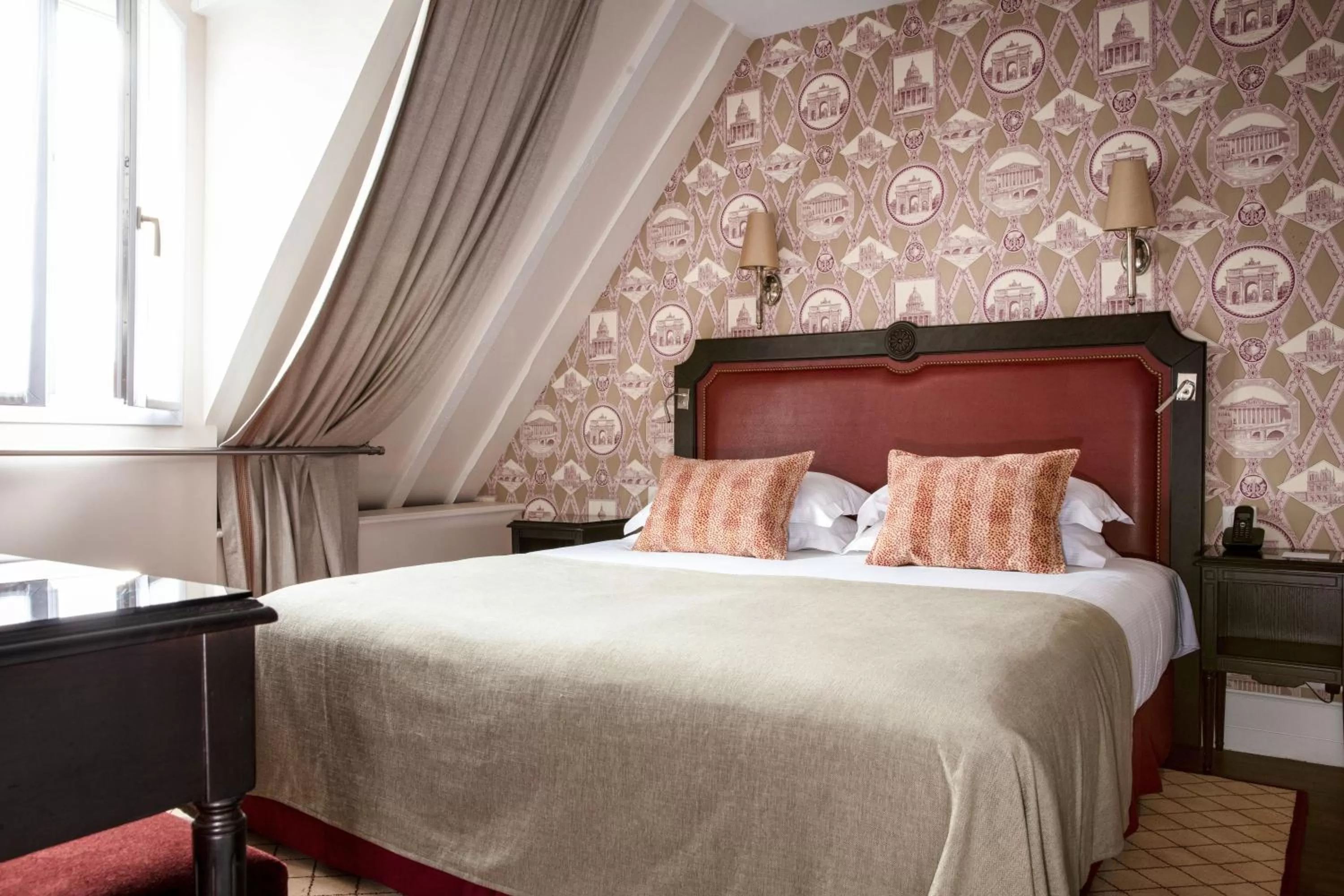 Photo of the whole room, Bed in Hôtel Serotel Lutèce