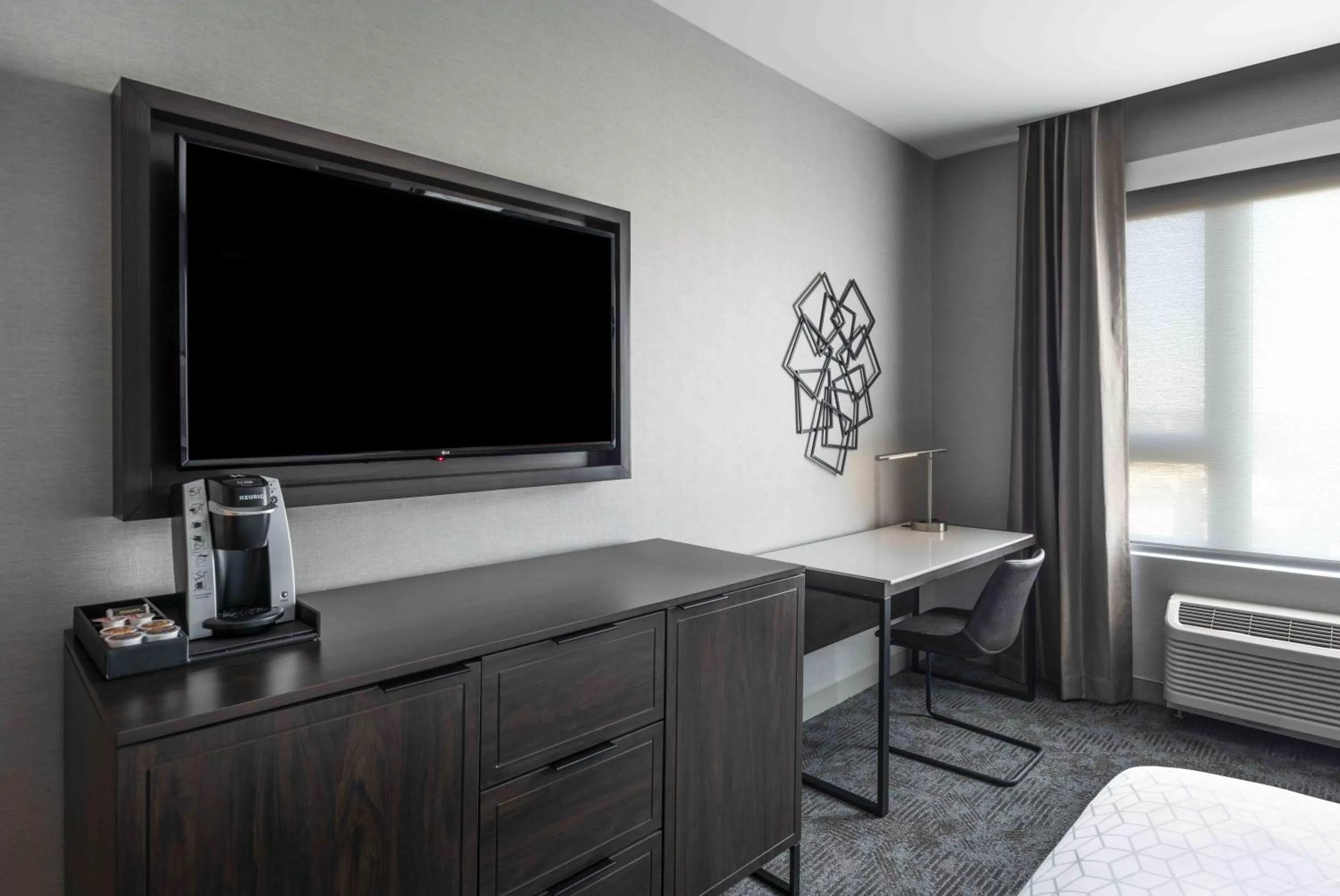 Living room in Holiday Inn Express - Boston Logan Airport - Revere by IHG