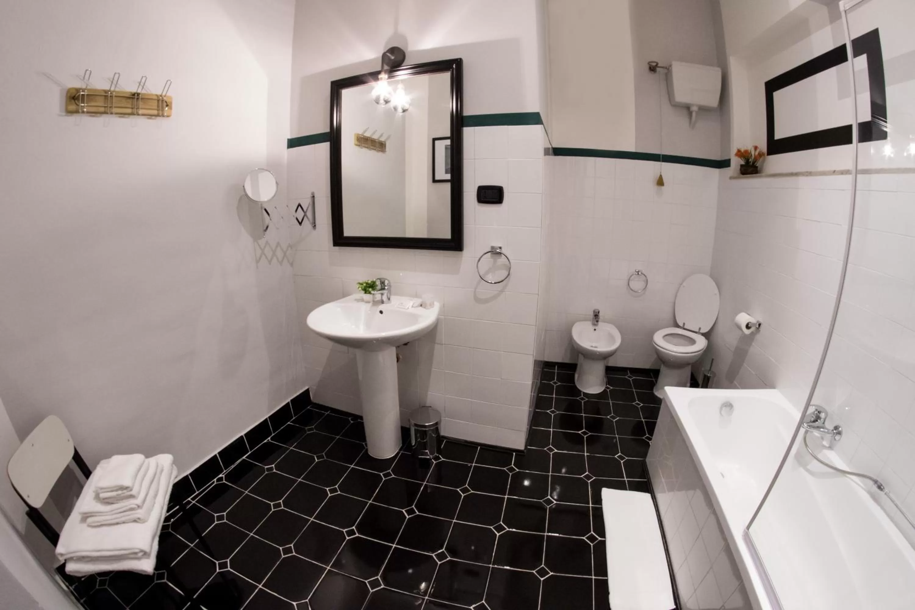 Shower in Balate Maqueda B&B