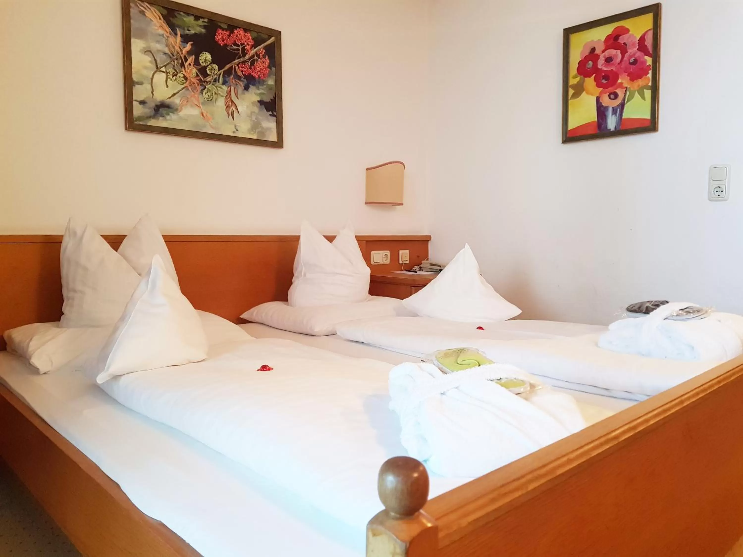 Photo of the whole room, Bed in Stammhaus im Hotel Alpine Palace