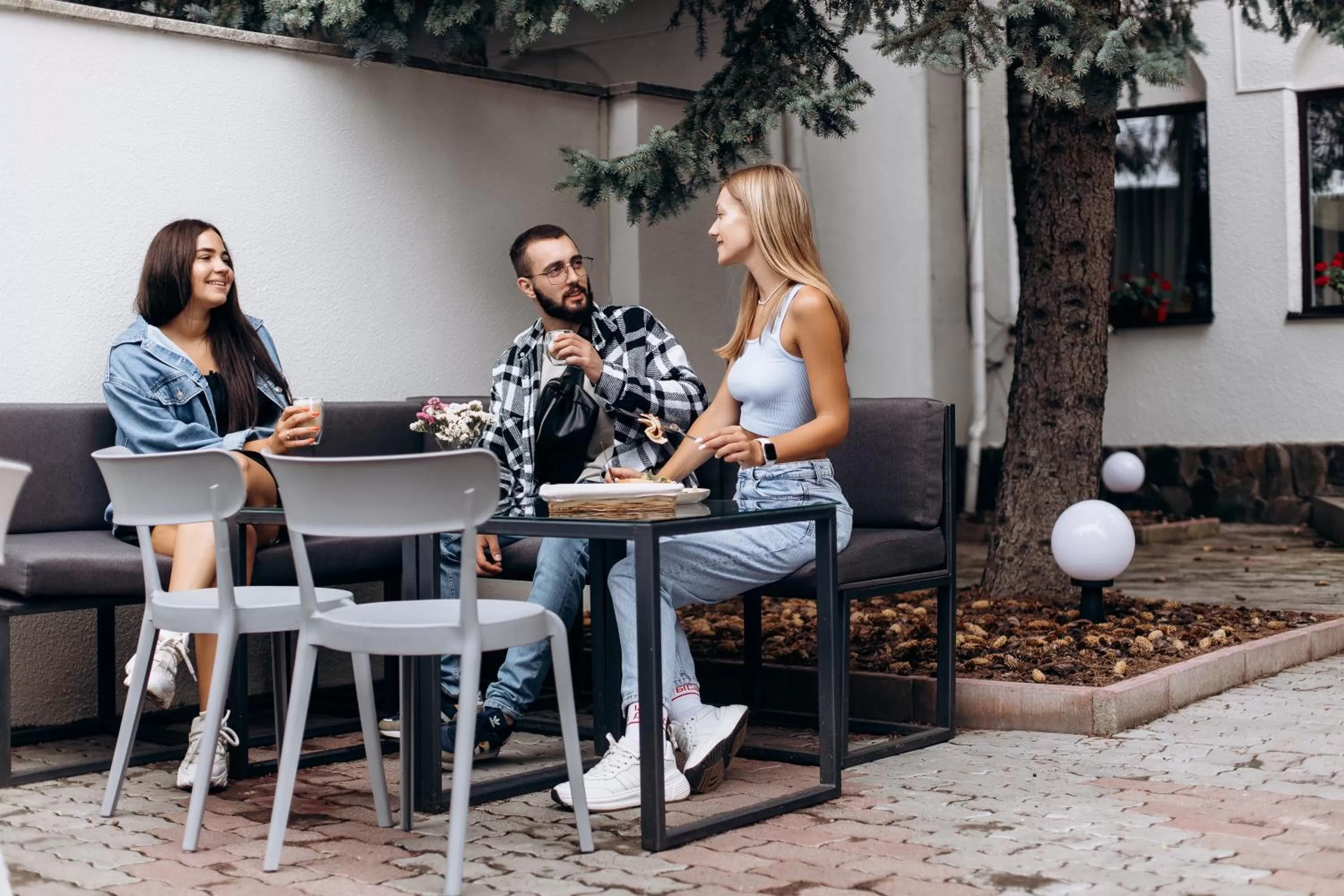 People in Eduard Hotel