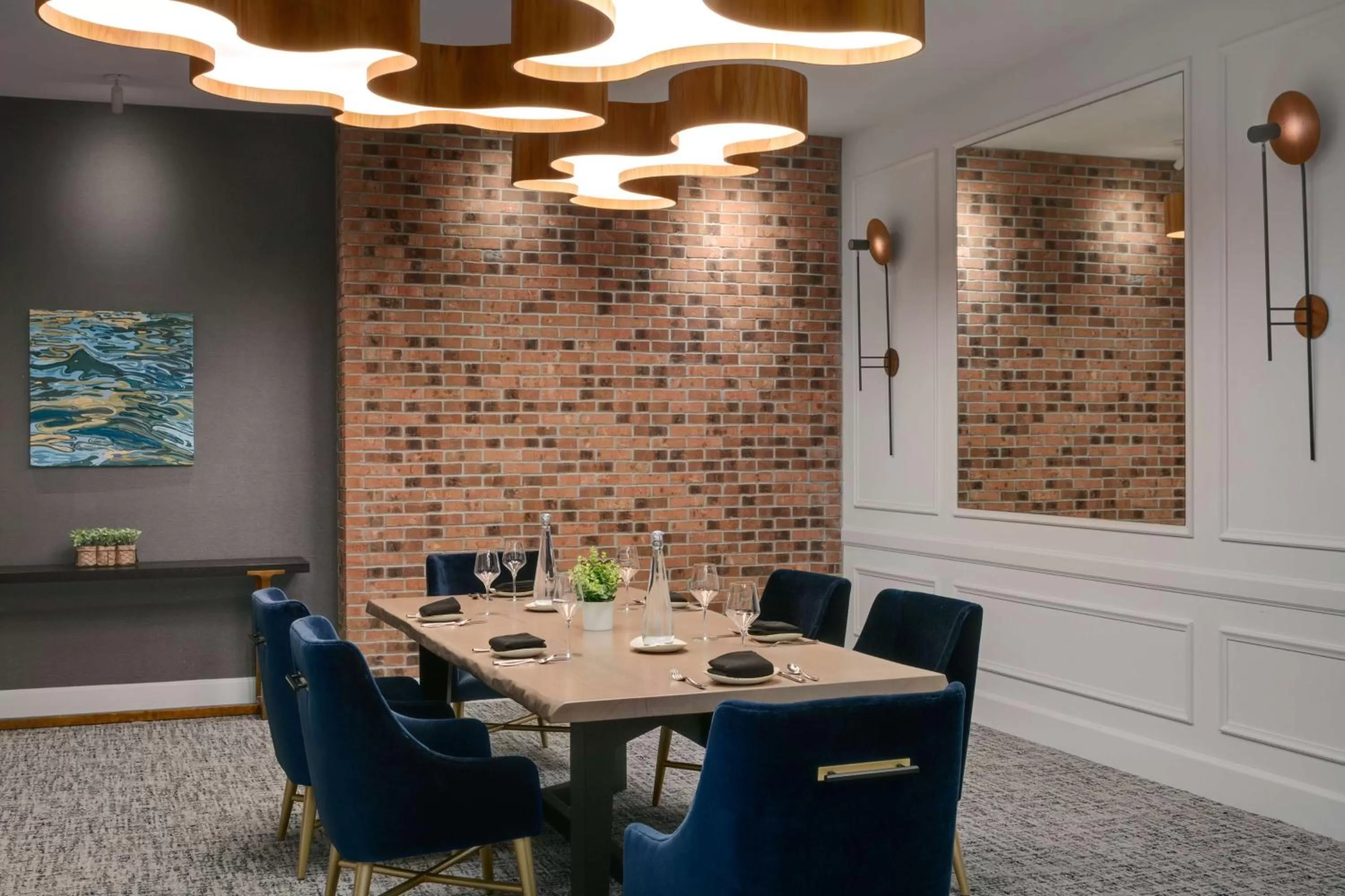 Restaurant/places to eat in DoubleTree by Hilton Canton Downtown