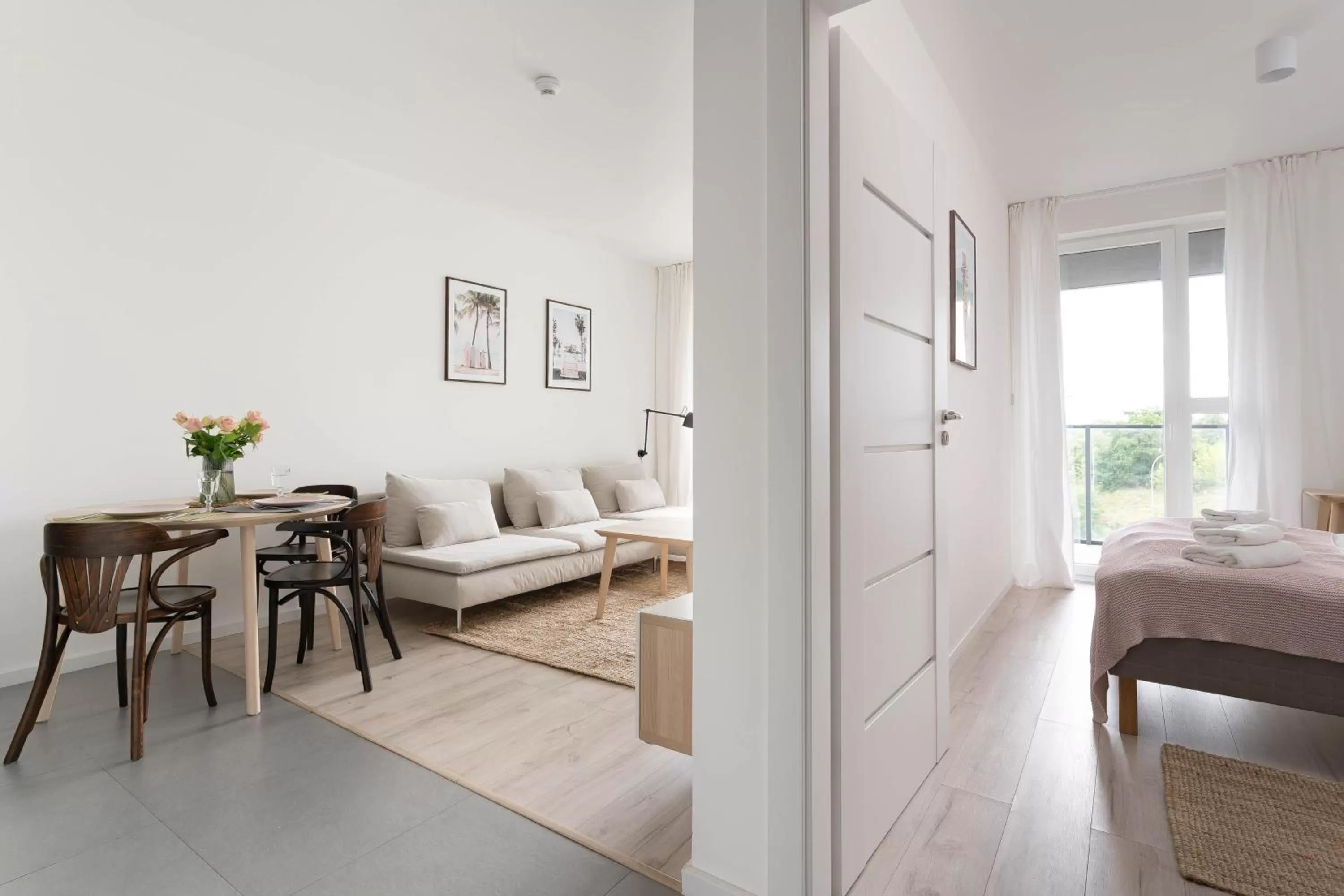 Bed in Symphony Modern Tower Apartamenty