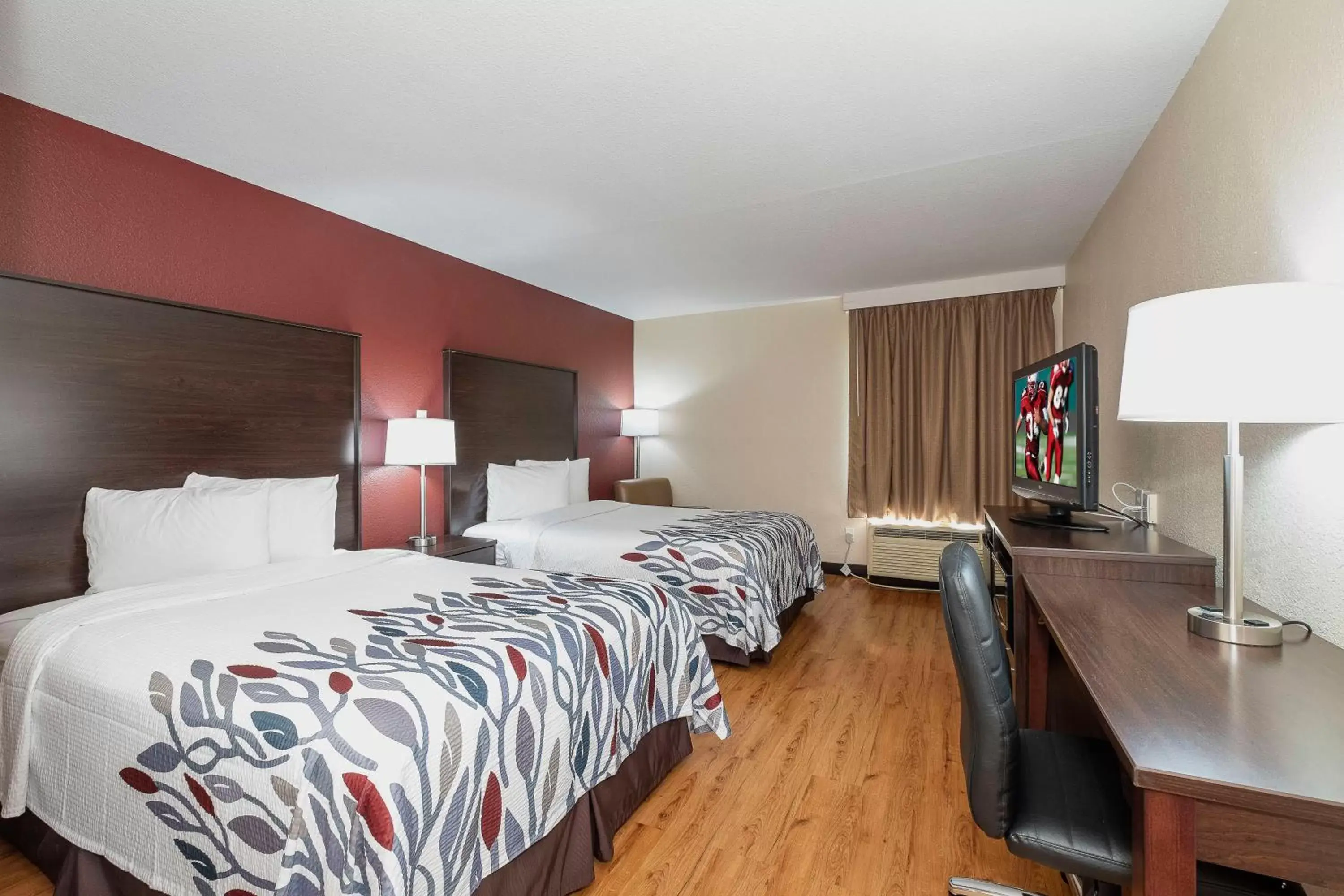 Deluxe Room with Two Double Beds Disability Access Non-Smoking in Red Roof Inn Roanoke Rapids Deluxe Room with Two Double Beds Disability Access Non-Smoking in Red Roof Inn Roanoke Rapids